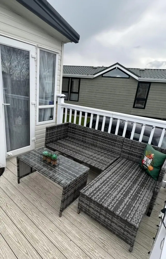 2 Bed Caravan - Sleeps 6 - Parking - Pets