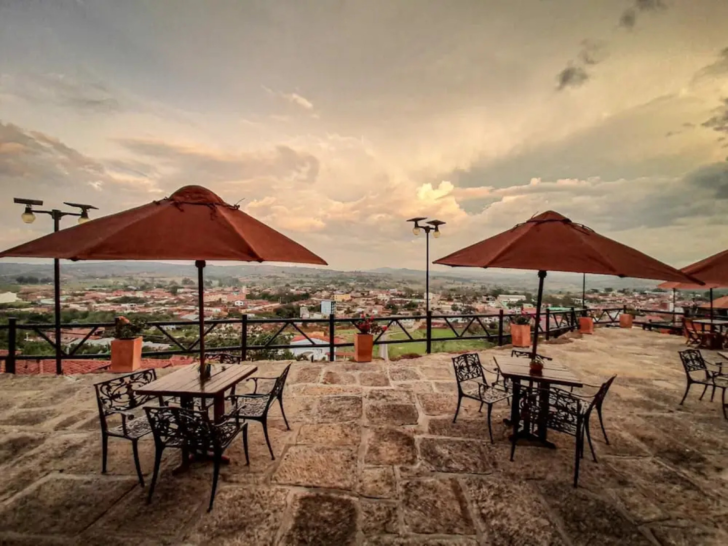 Hotel Las Rocas Resort