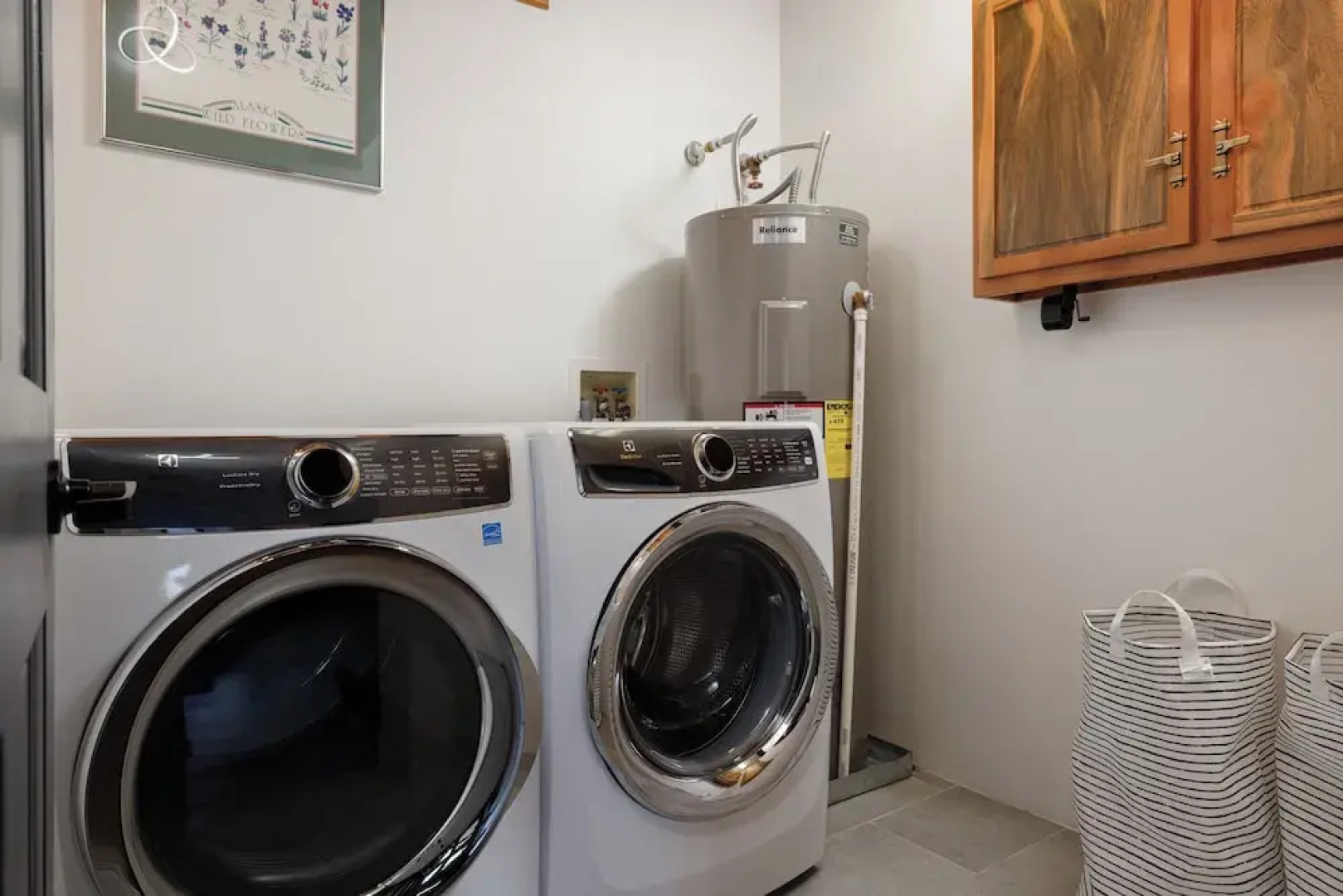 High-end Cabin 3BR 30min to Hoodoo Ski