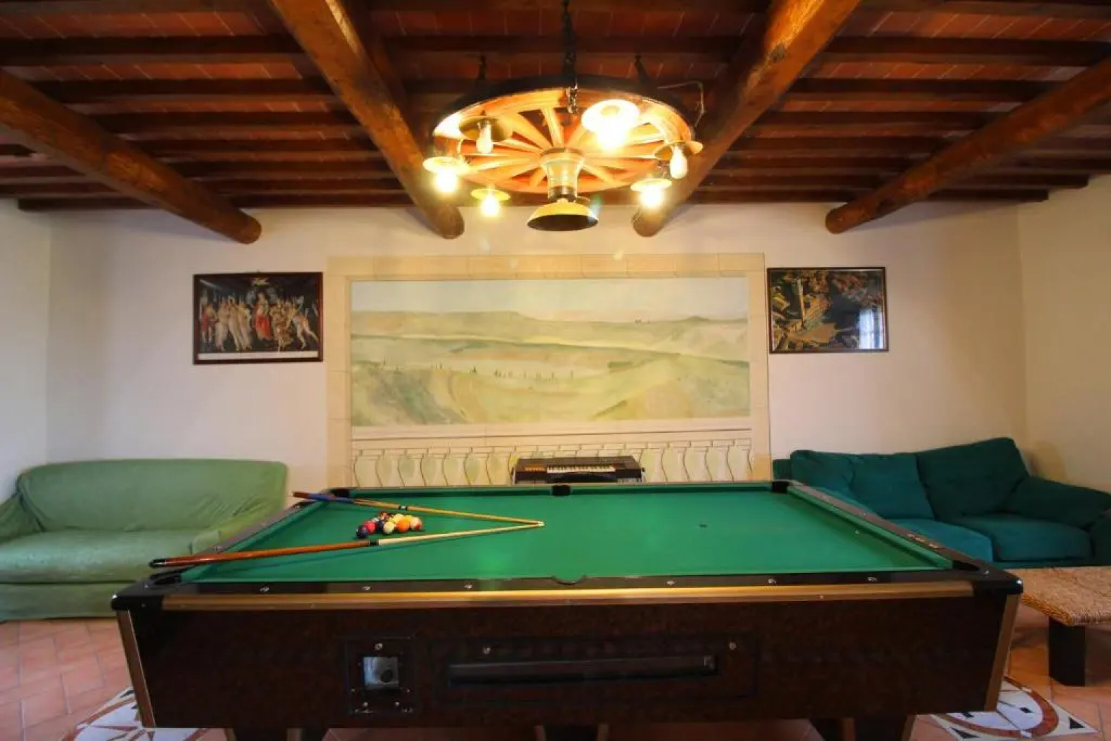 Stunning private villa with private pool, WIFI, TV, pets allowed and parking, close to Montepulc