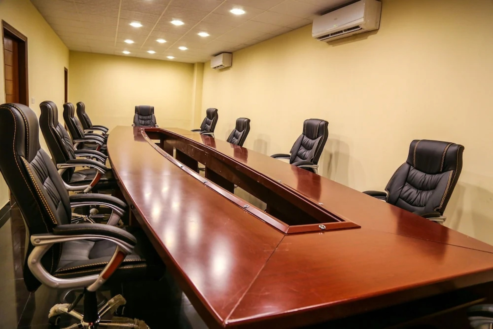 The Palace Suites Hotel