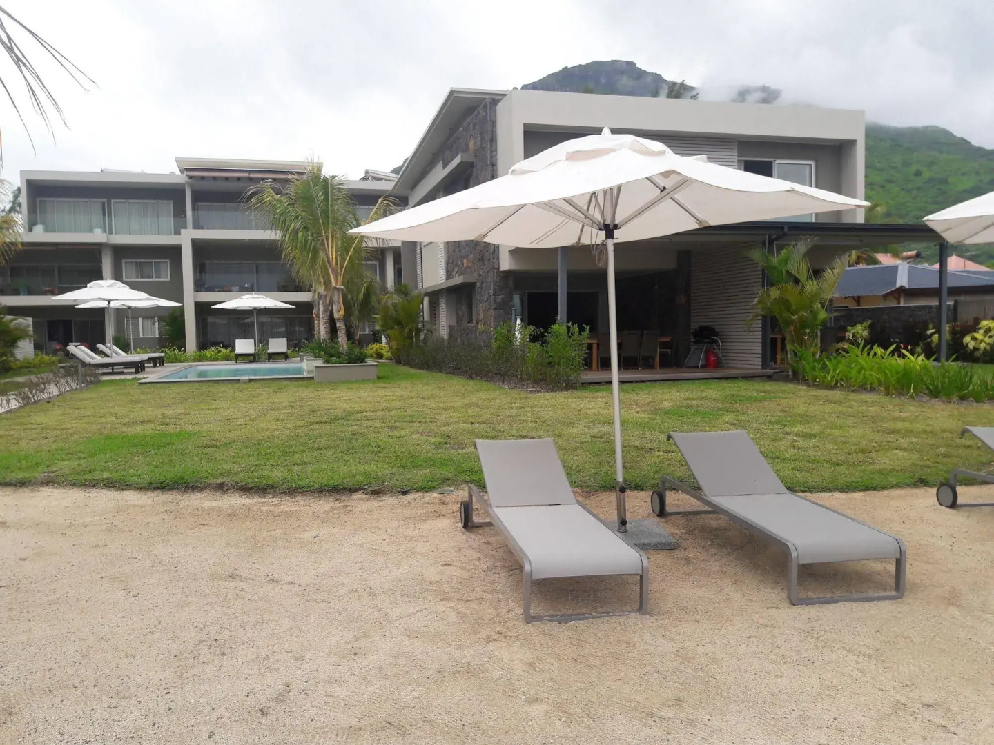 L'Escale Beachfront Residences