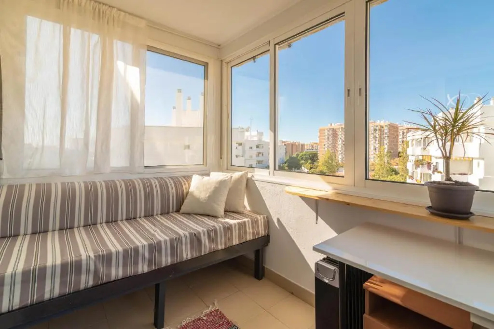 N&A Myramar 1BDR Recently Renovated Penthouse