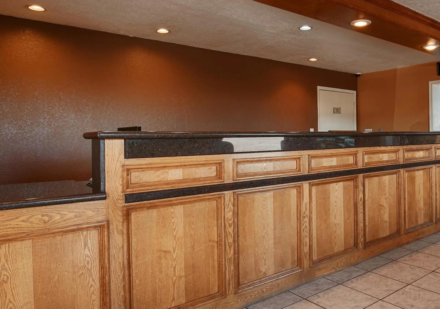 Best Western Inn by the Lake