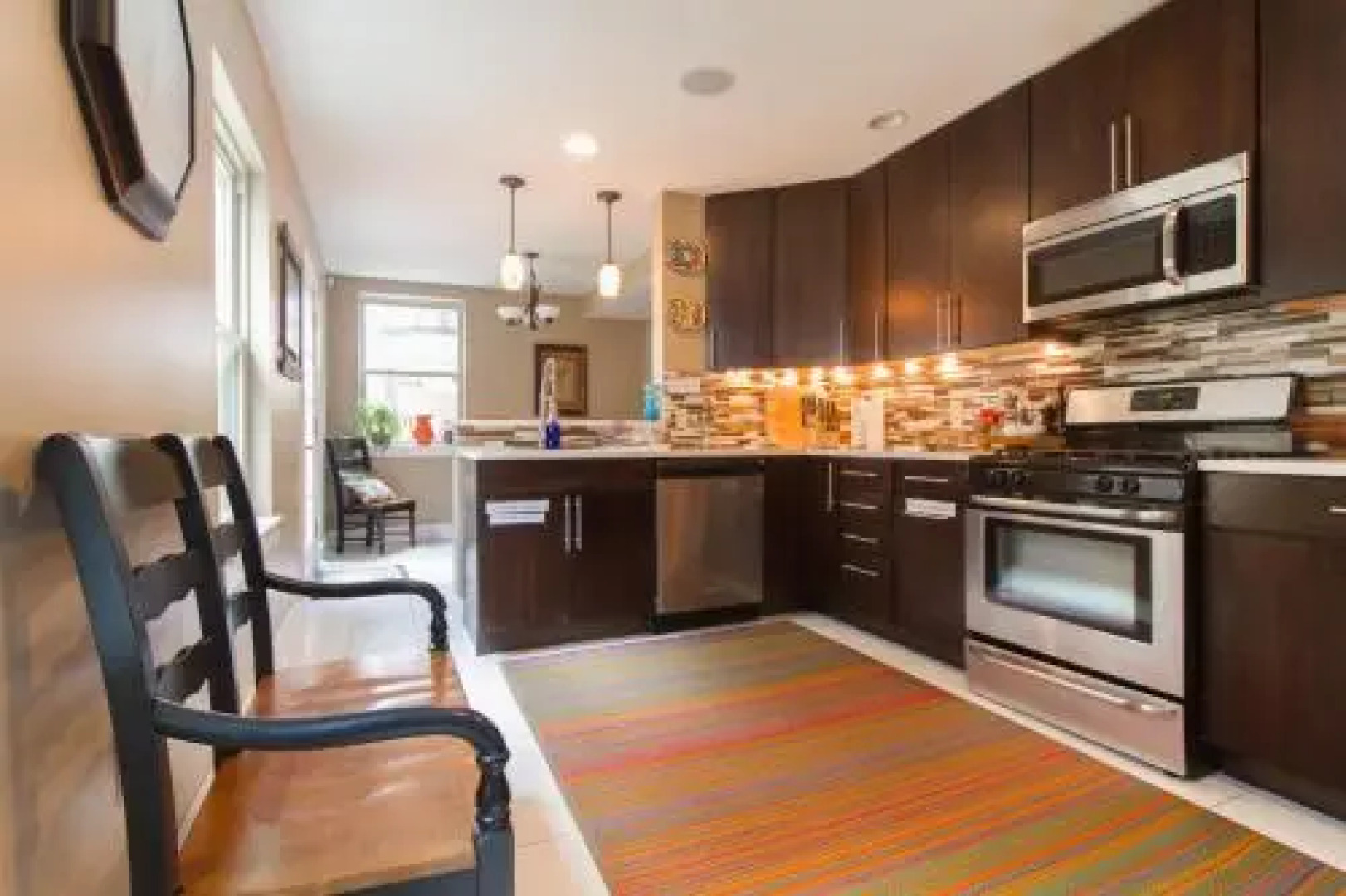 Gorgeous! Parking! Park Front!