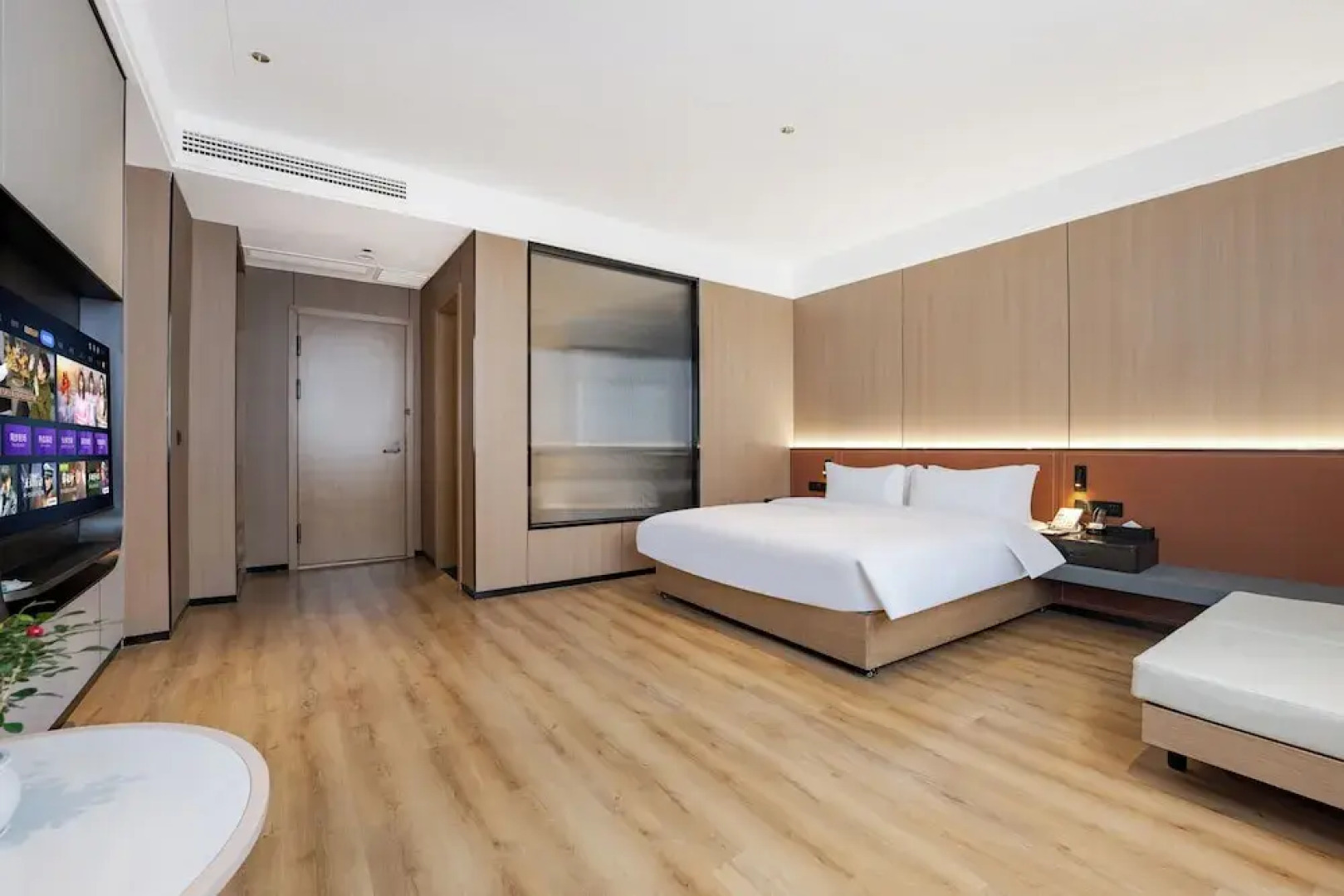 Wanzai Yijia La Maison Hotel