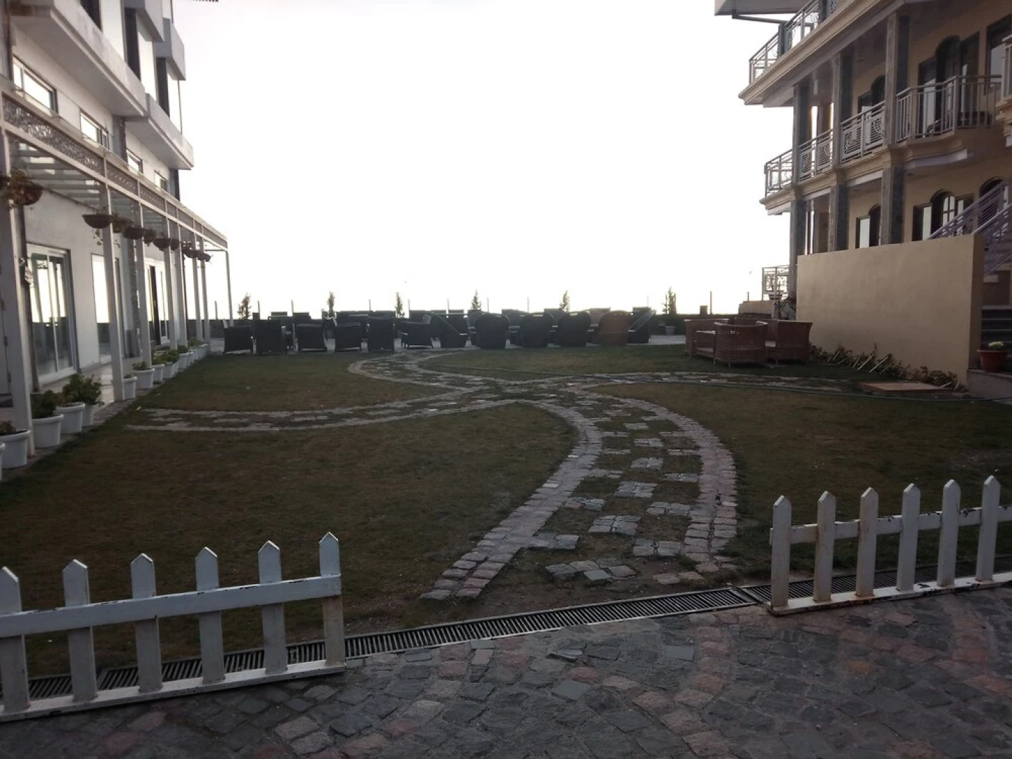 Hotel Brentwood Sanctuary