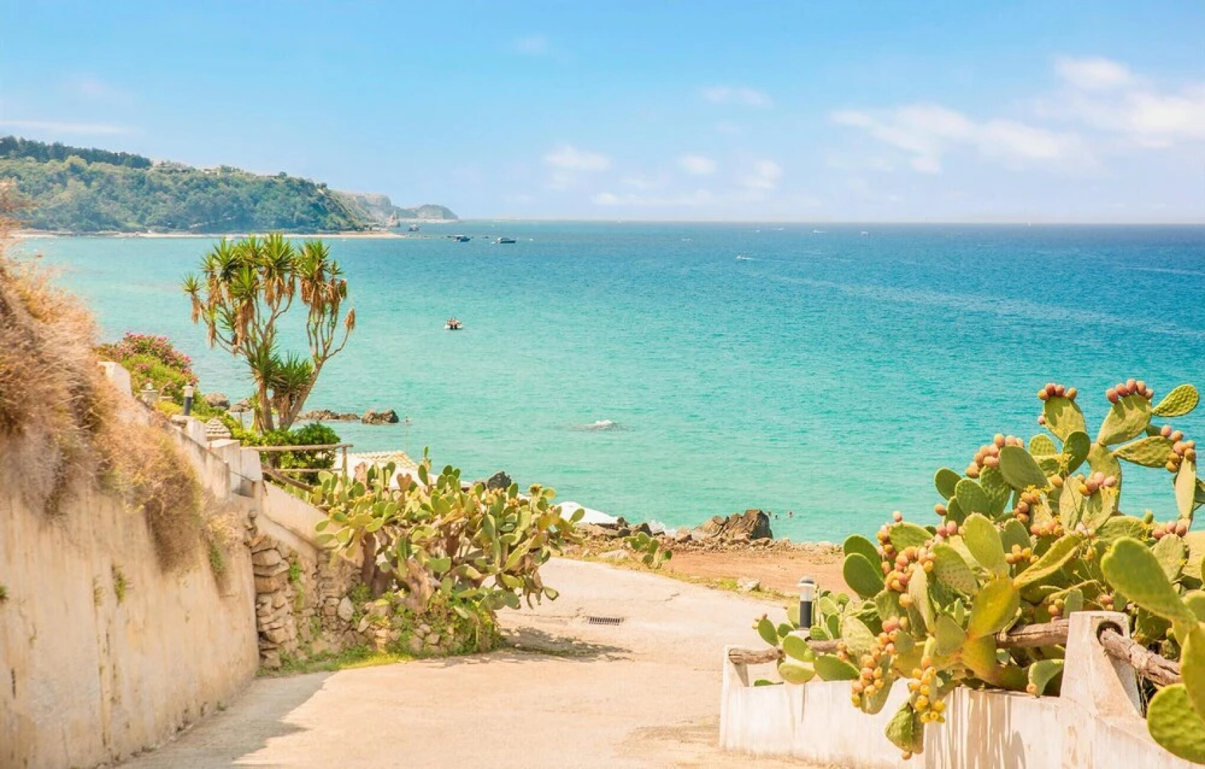 Nice Home in Montepaone With 5 Bedrooms, Wifi and Outdoor Swimming Pool