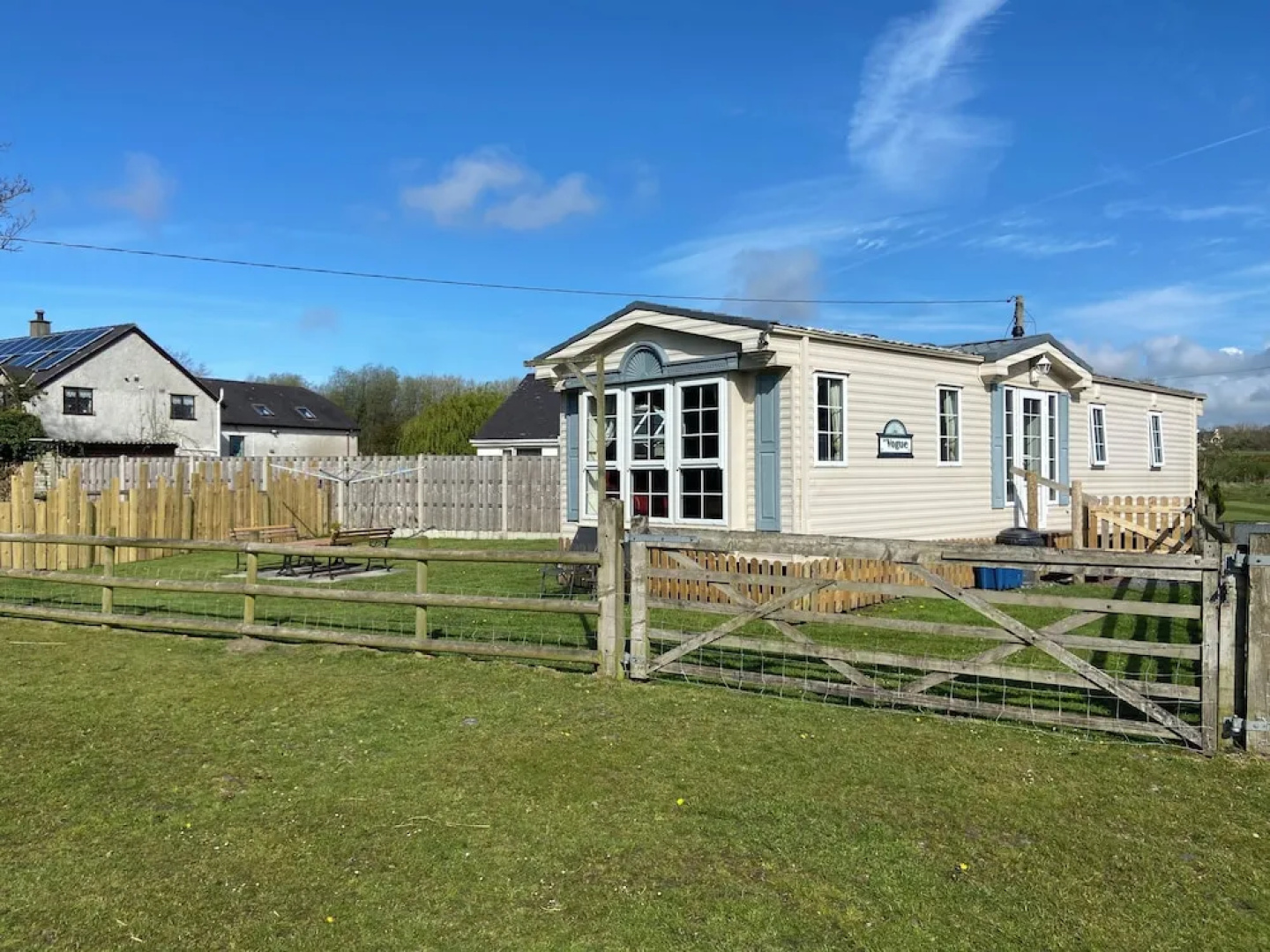 Beautiful 2-bed Chalet in Llanfairpwllgwyngyll