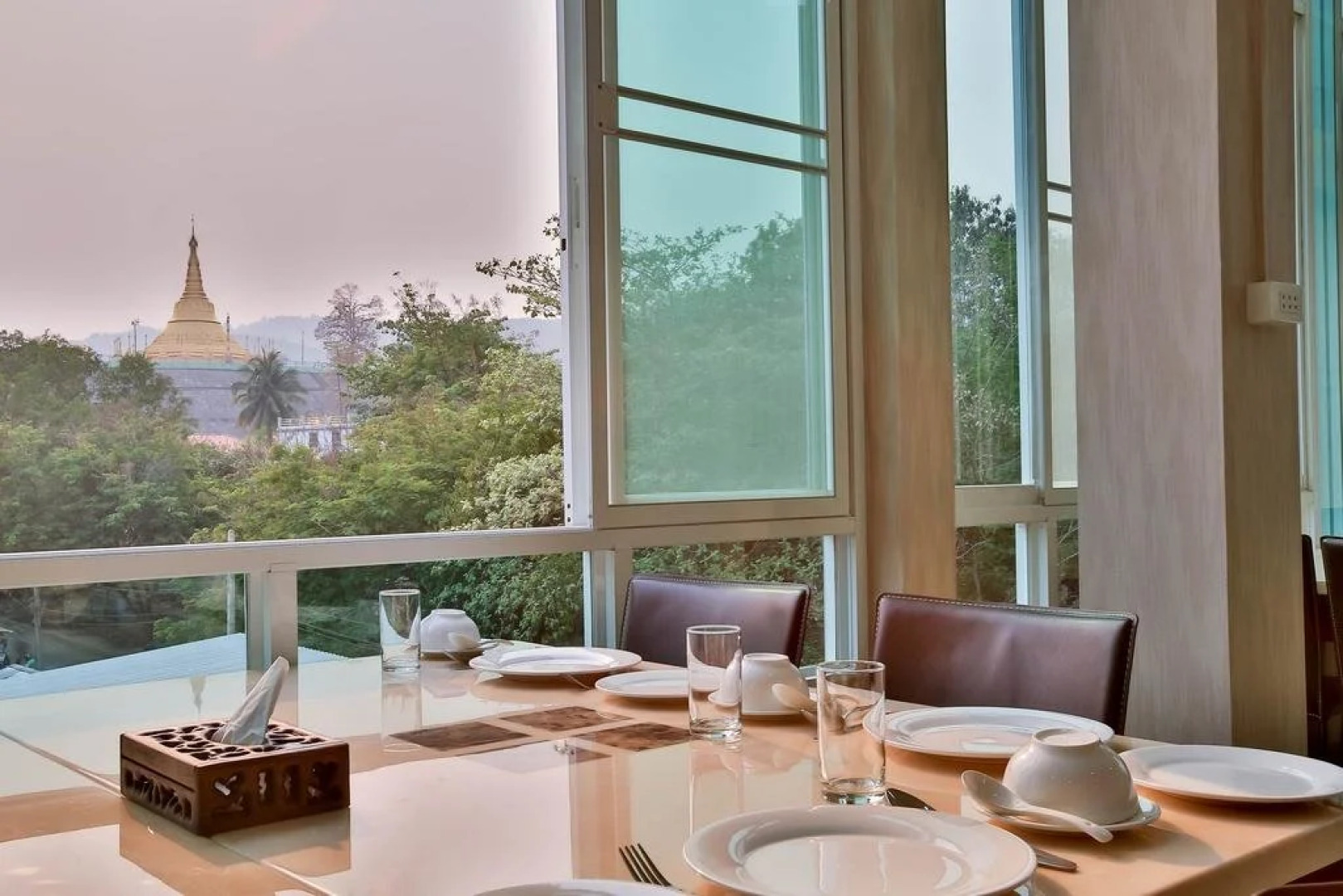 Shan Shwe Myanmar Hotel