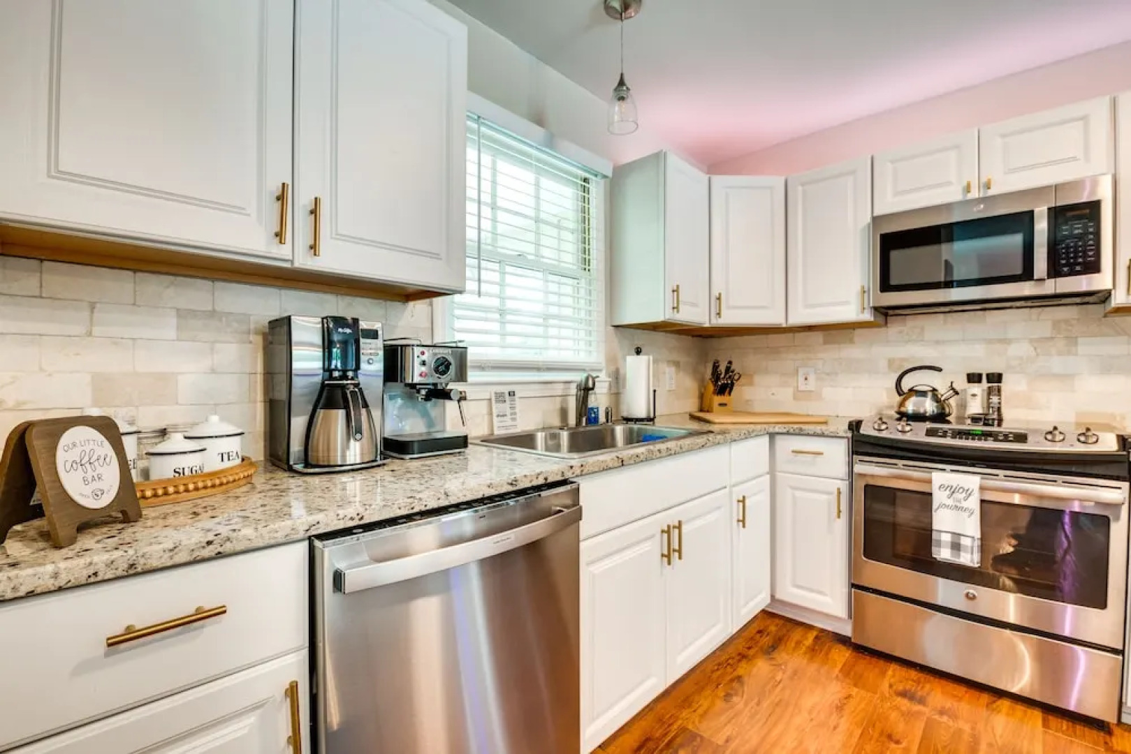 Acworth Oasis w/ Pool, Hot Tub & Fire Pit!