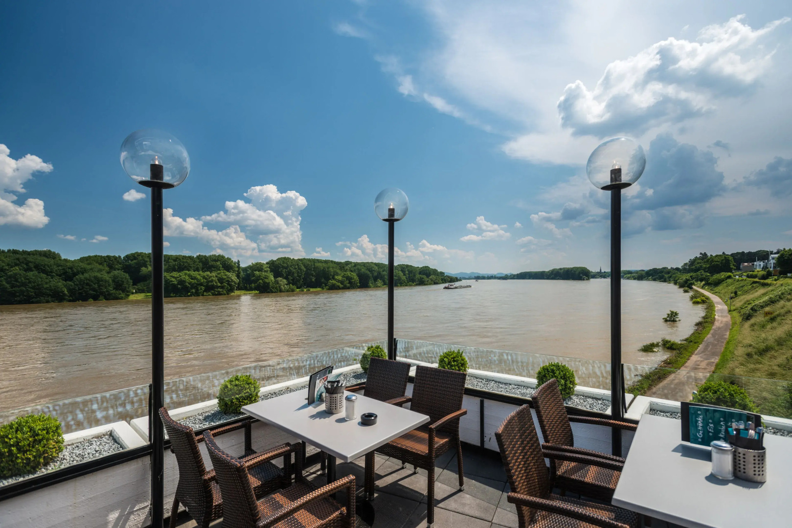 Rheinterrassen Hotel Café Restaurant