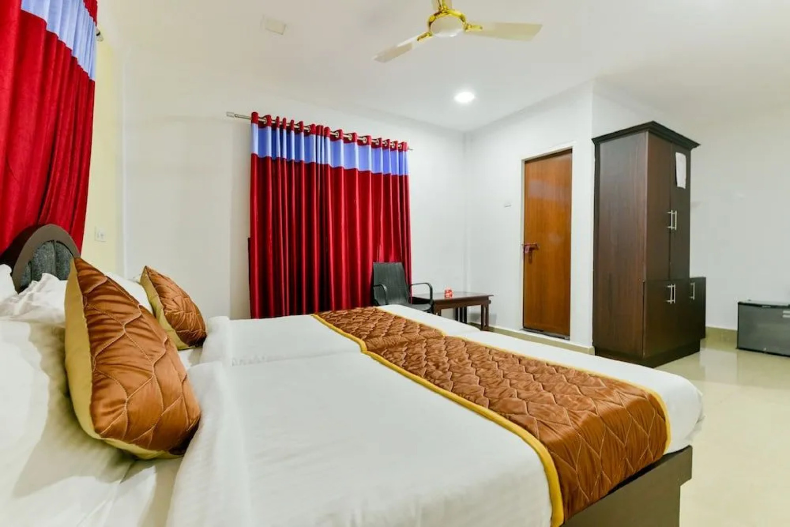 OYO 16532 Anchor House Hotel