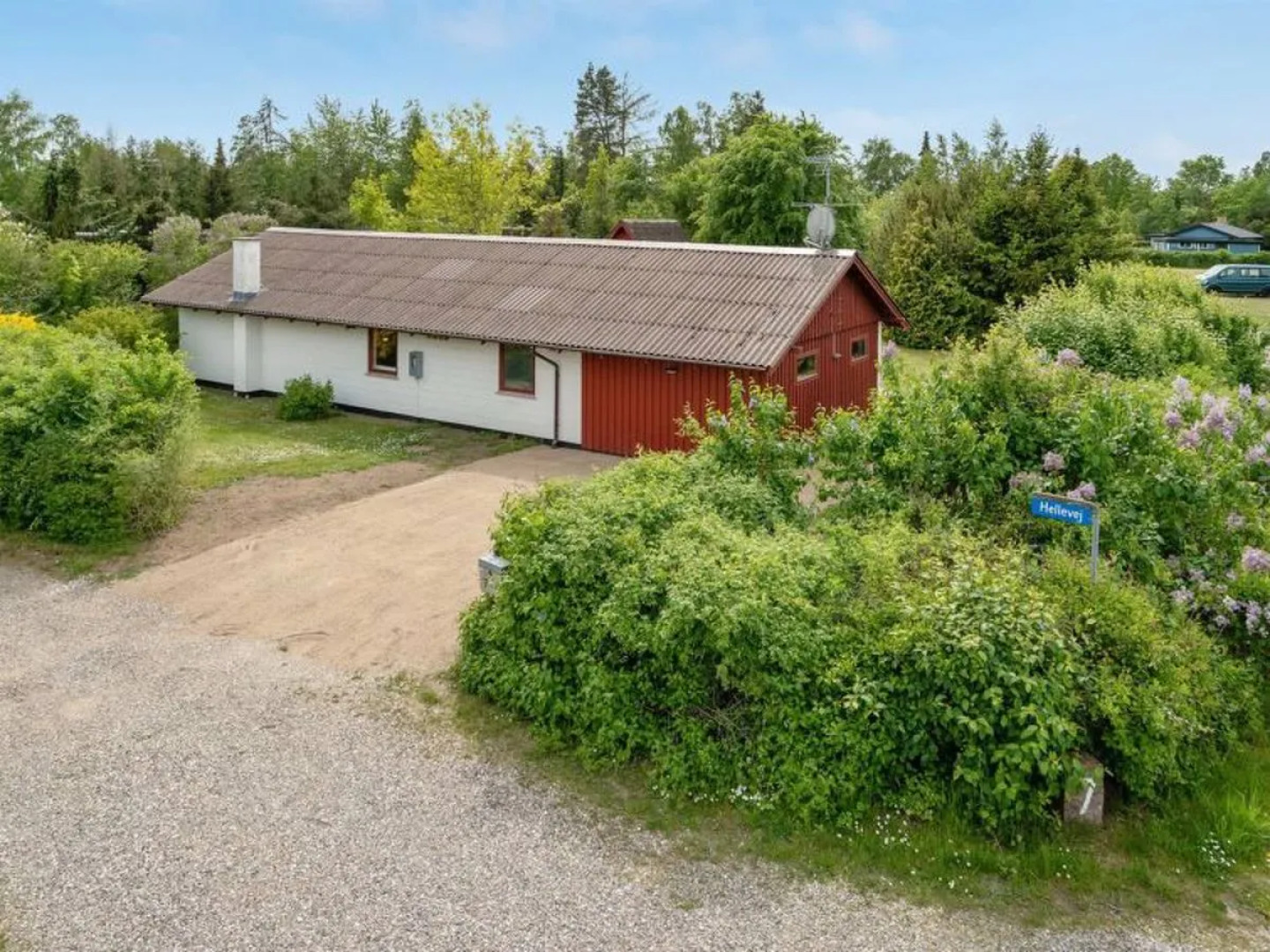 "Merita" - 1.1km from the sea in Sealand