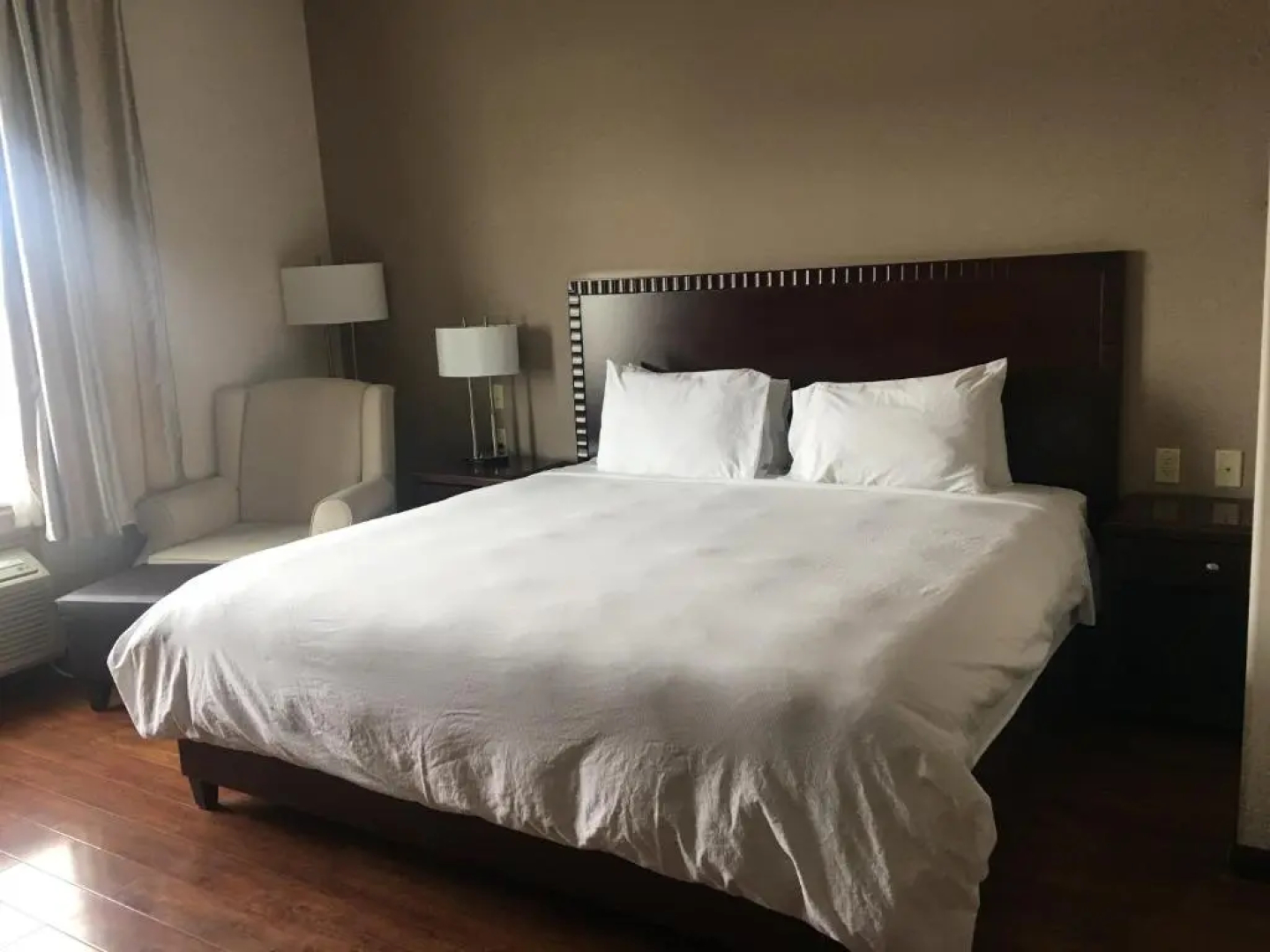 Days Inn & Suites by Wyndham Fort Saskatchewan