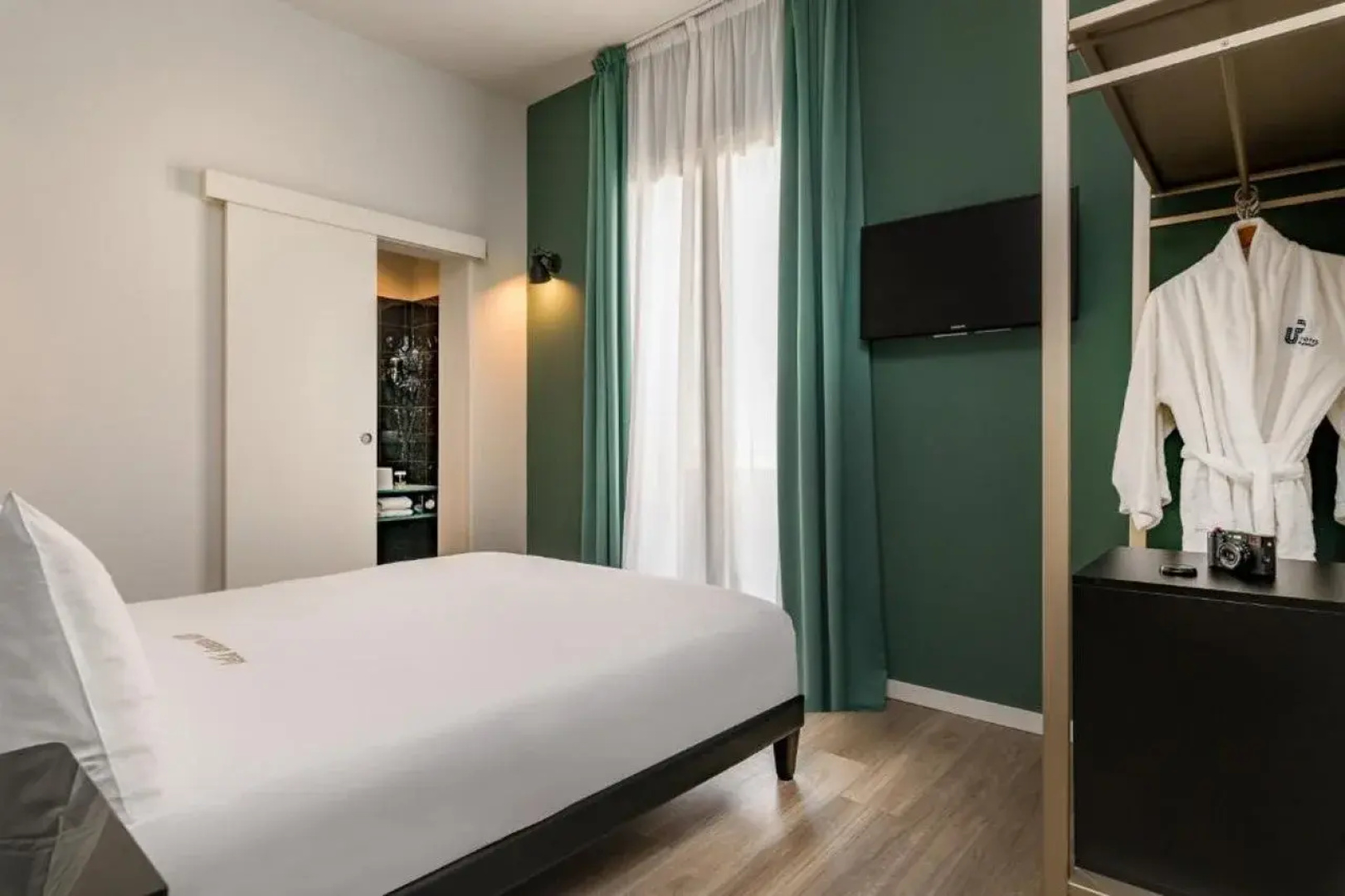 Up Hotel