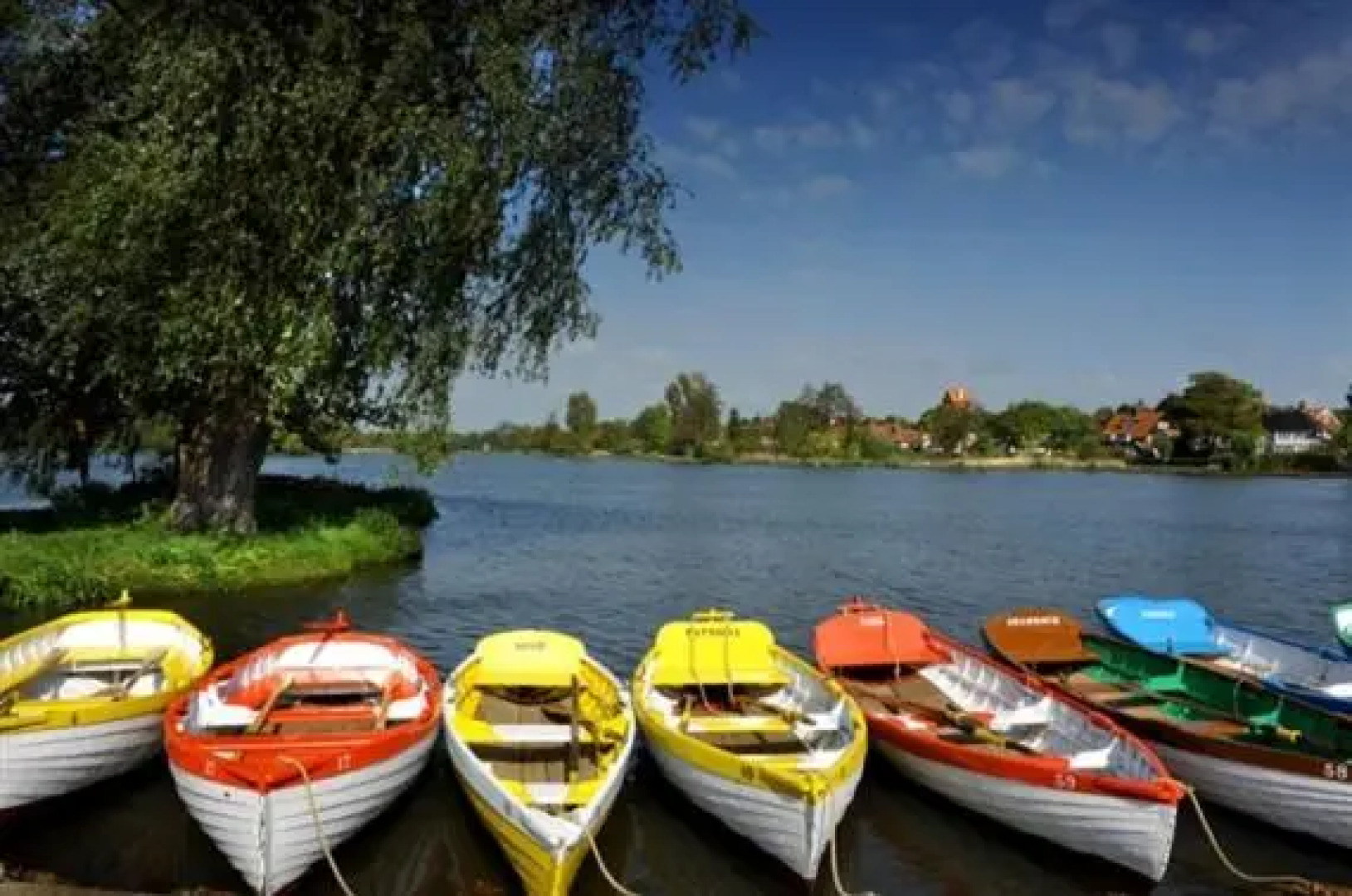 Romantic Flint Cottage on the Suffolk Coast