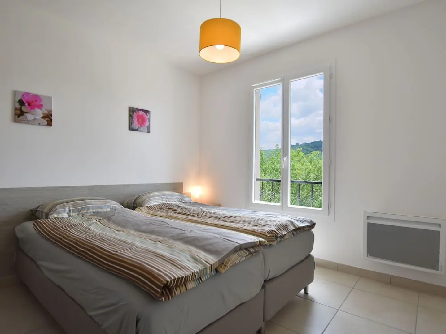 Villa With Guest House, 2 Swimming Pools, and Wide View