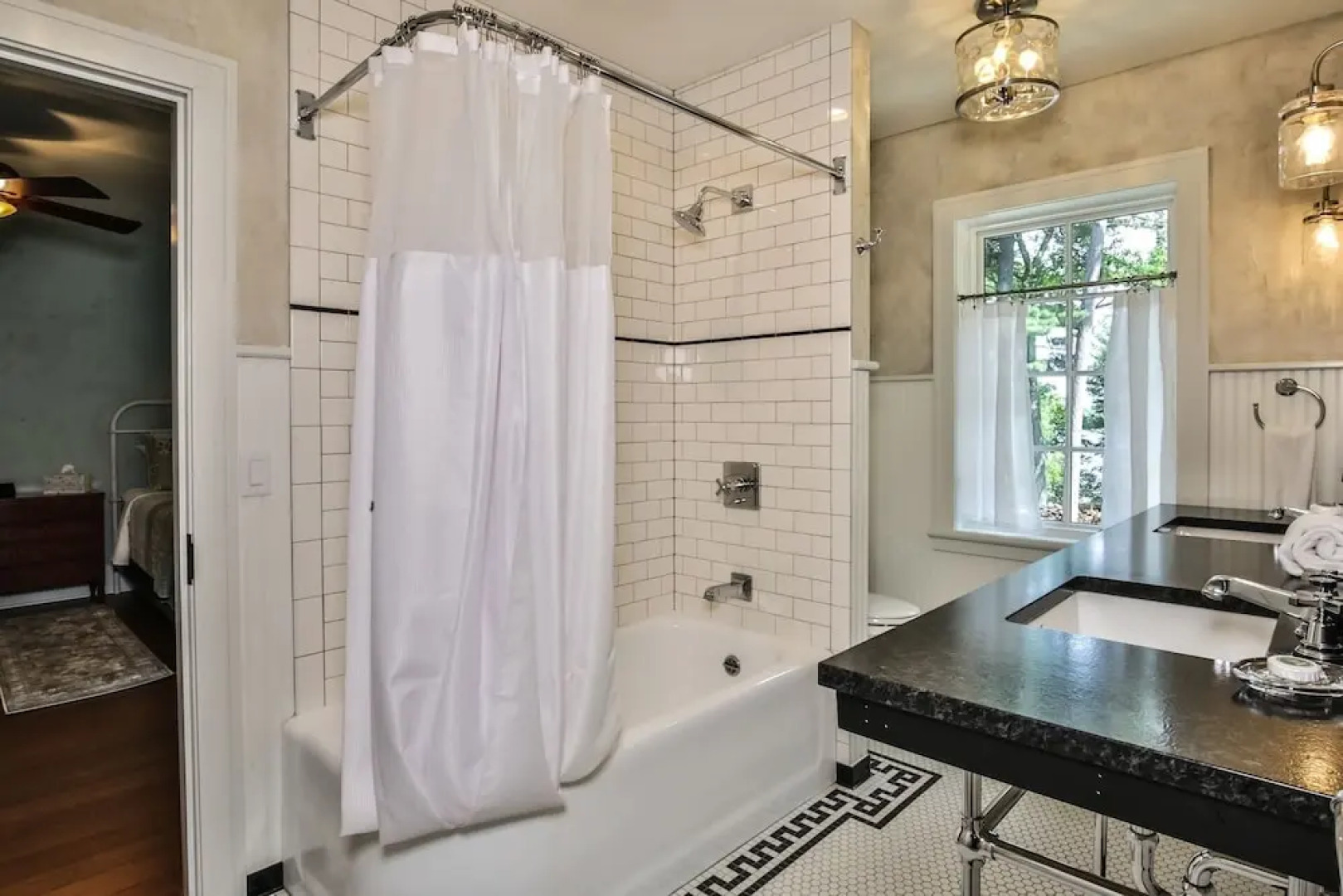 Indian Point Manor - Hiller Vacation S 9 Bedroom Estate