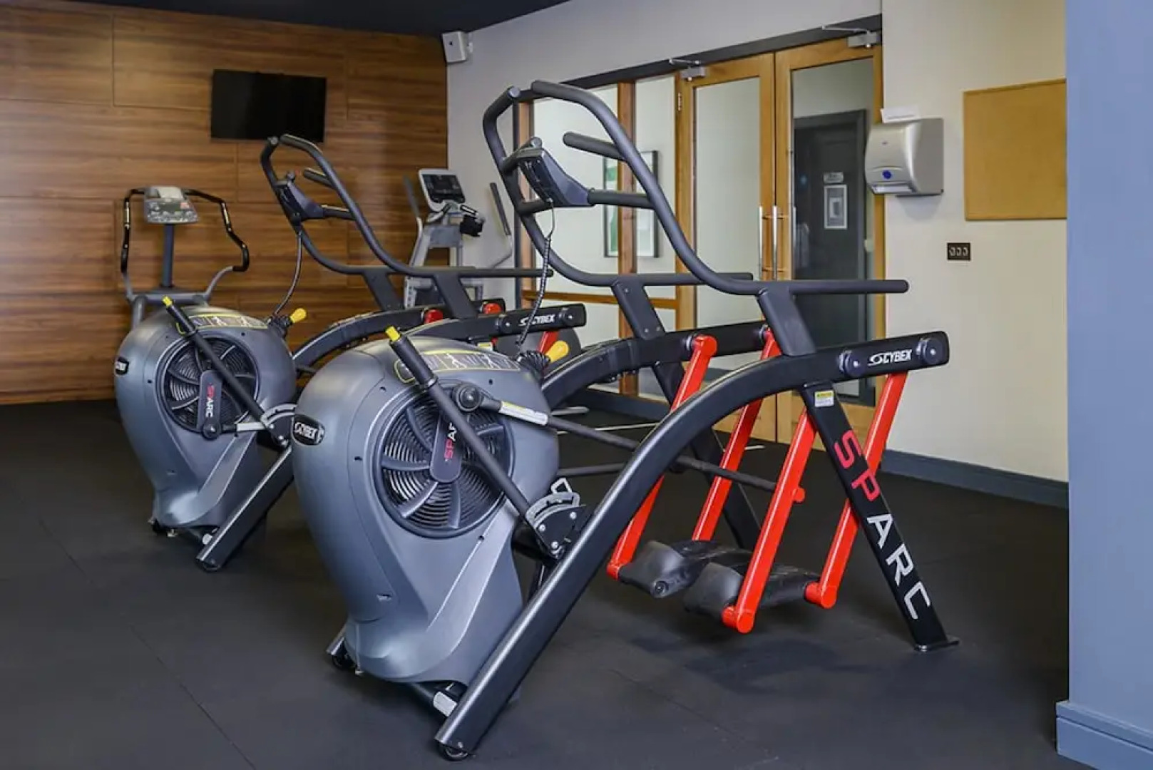 The Manor West Hotel & Leisure Club