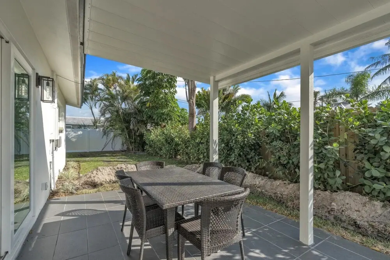 Casa Cervo - Stunning Home In Great Location, Walkable To Restaurants, Shopping, And The Beach! 4 Bedroom Home by Redawning