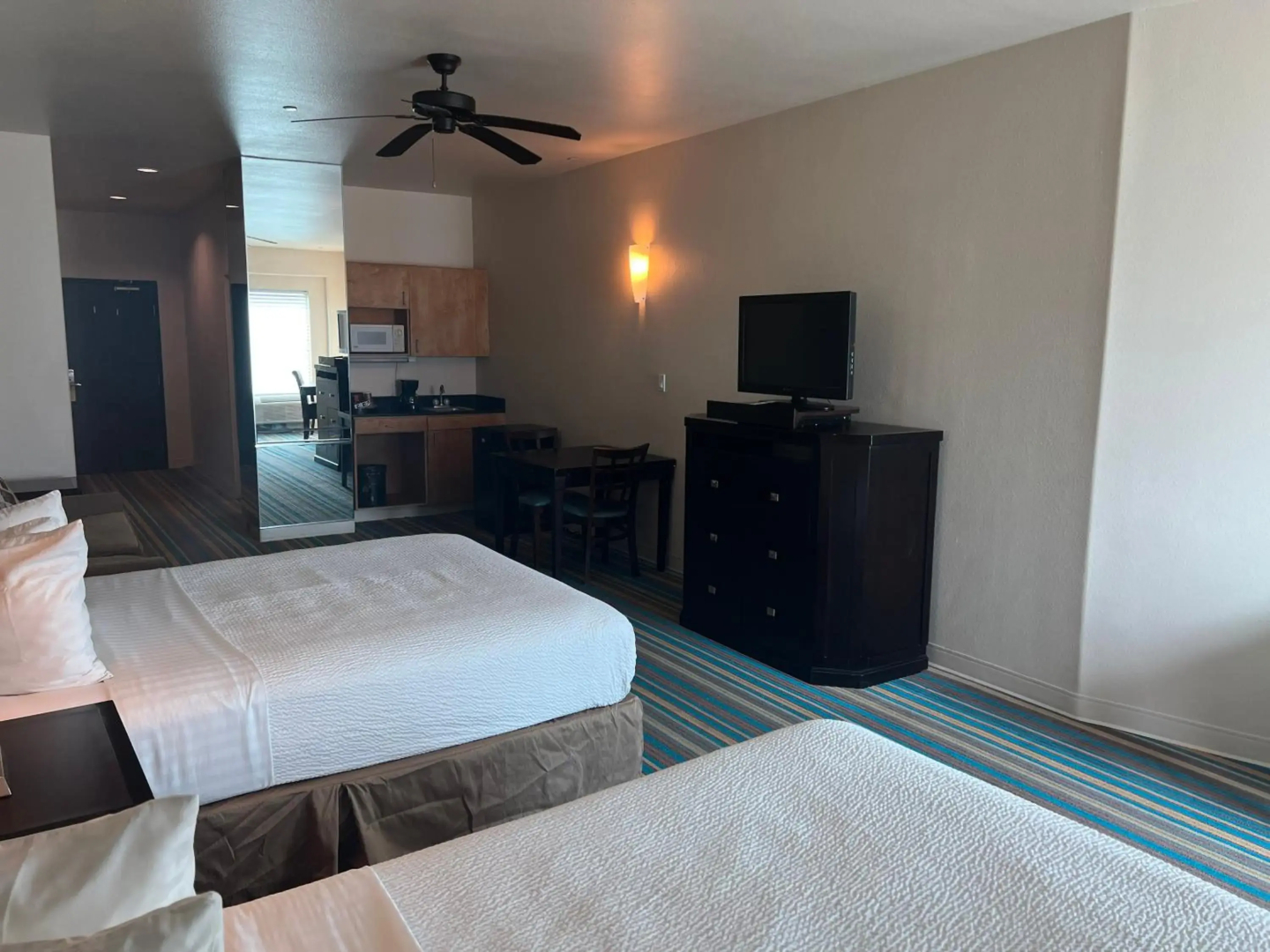 Sunchase Inn & Suites