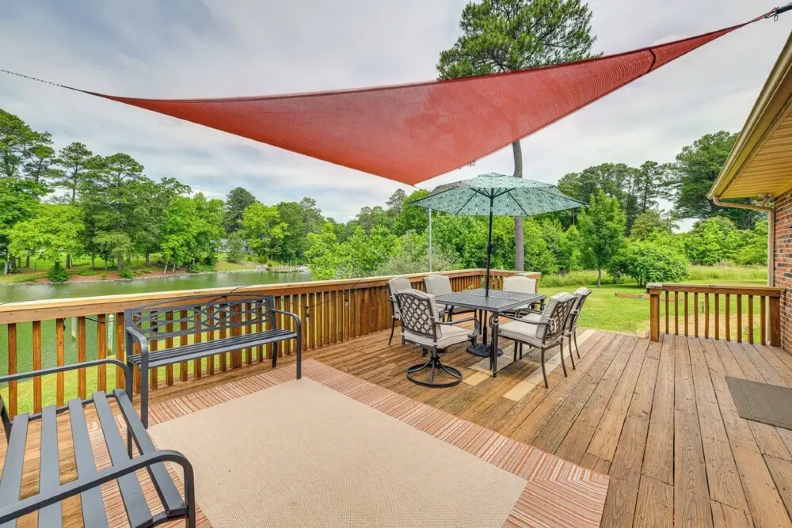 Riverfront Virginia Home - Dock, Fire Pit & Kayaks