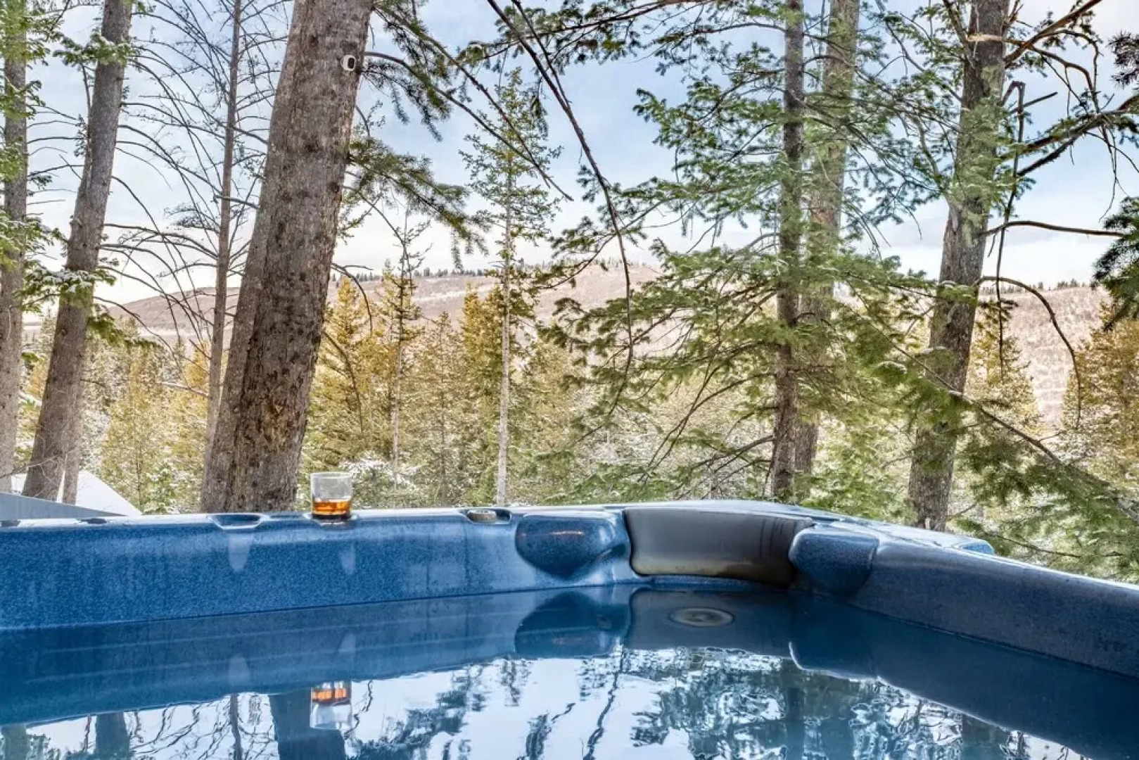 Treetop by AvantStay Rustic Secluded Cabin w Views in Summit Park