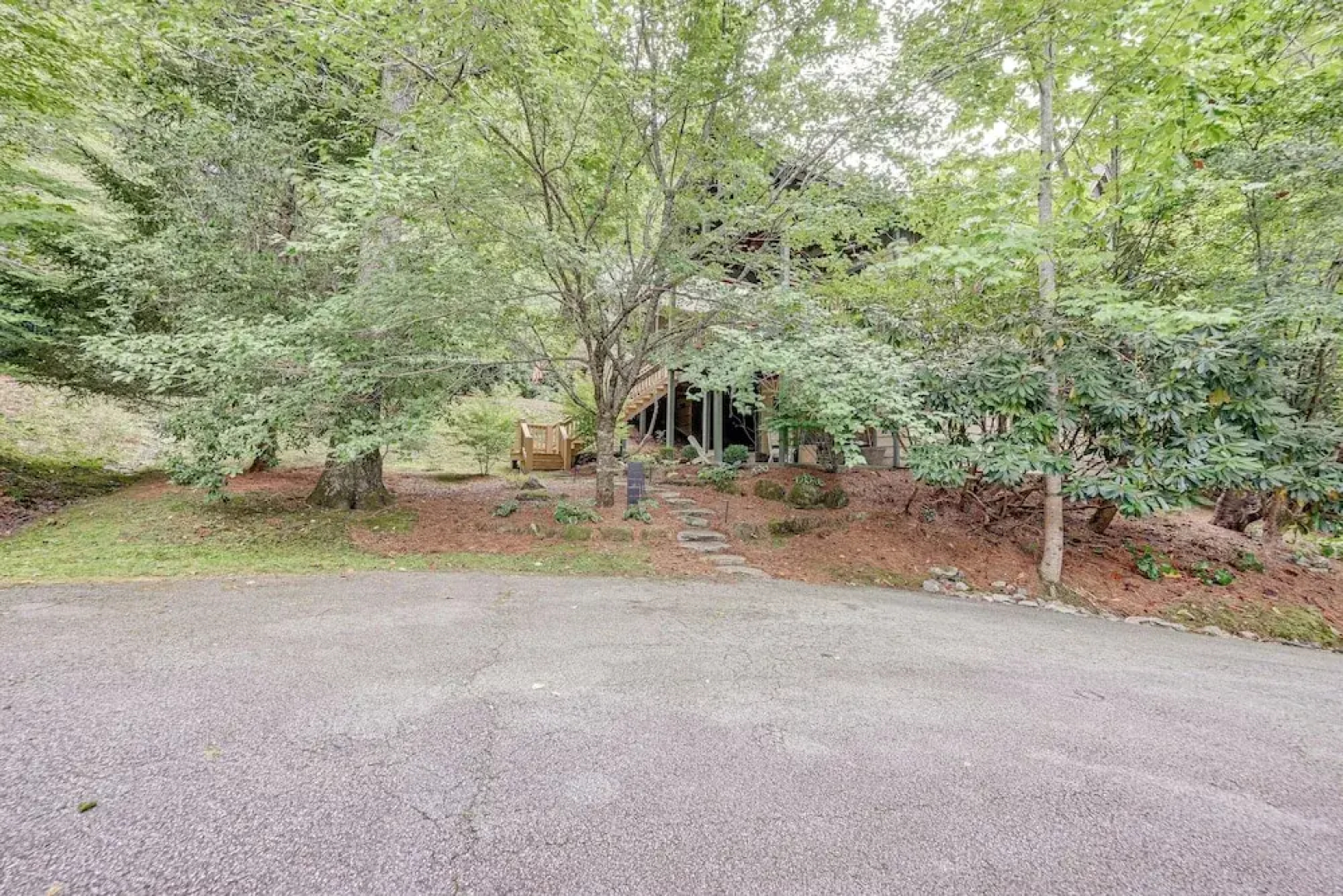 Peaceful Vacation Rental w/ Deck: 5 Mi to Cashiers