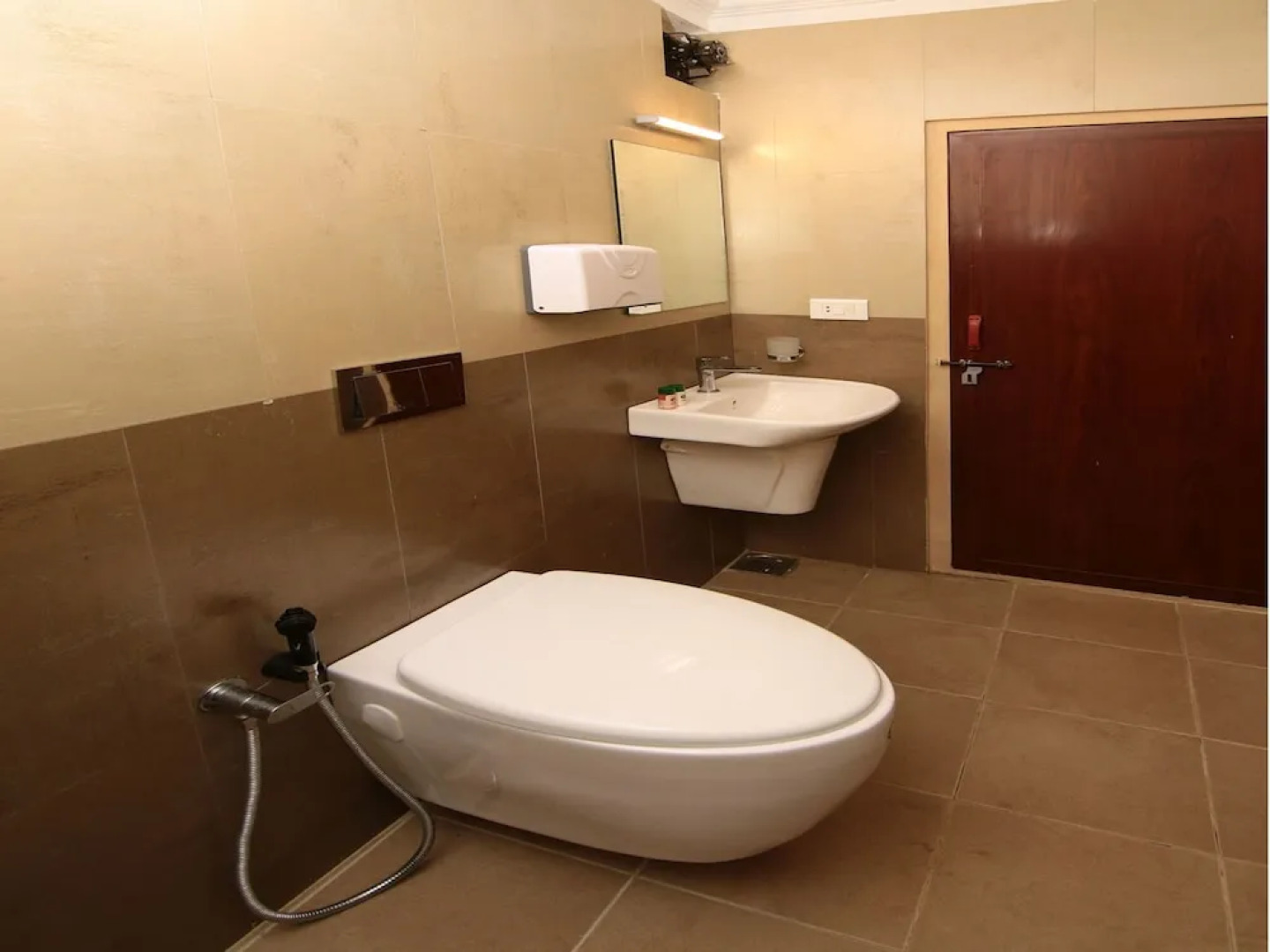 OYO 9348 Hotel Lonely Stay