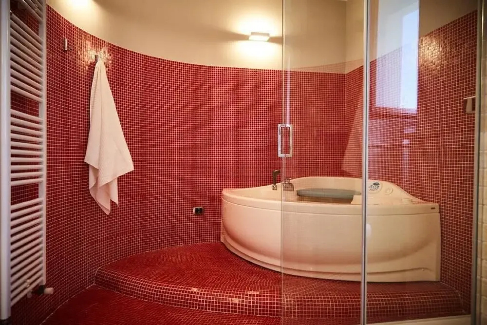 B B D Aprile Camera Camelia