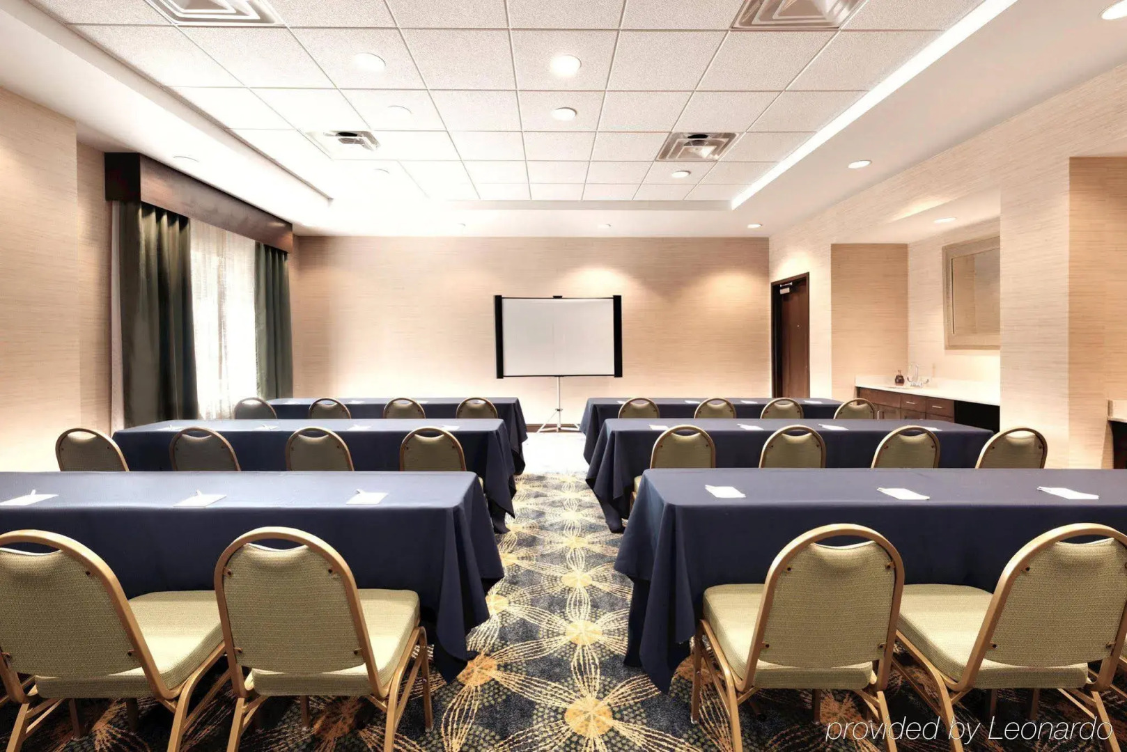 Hampton Inn & Suites Deland