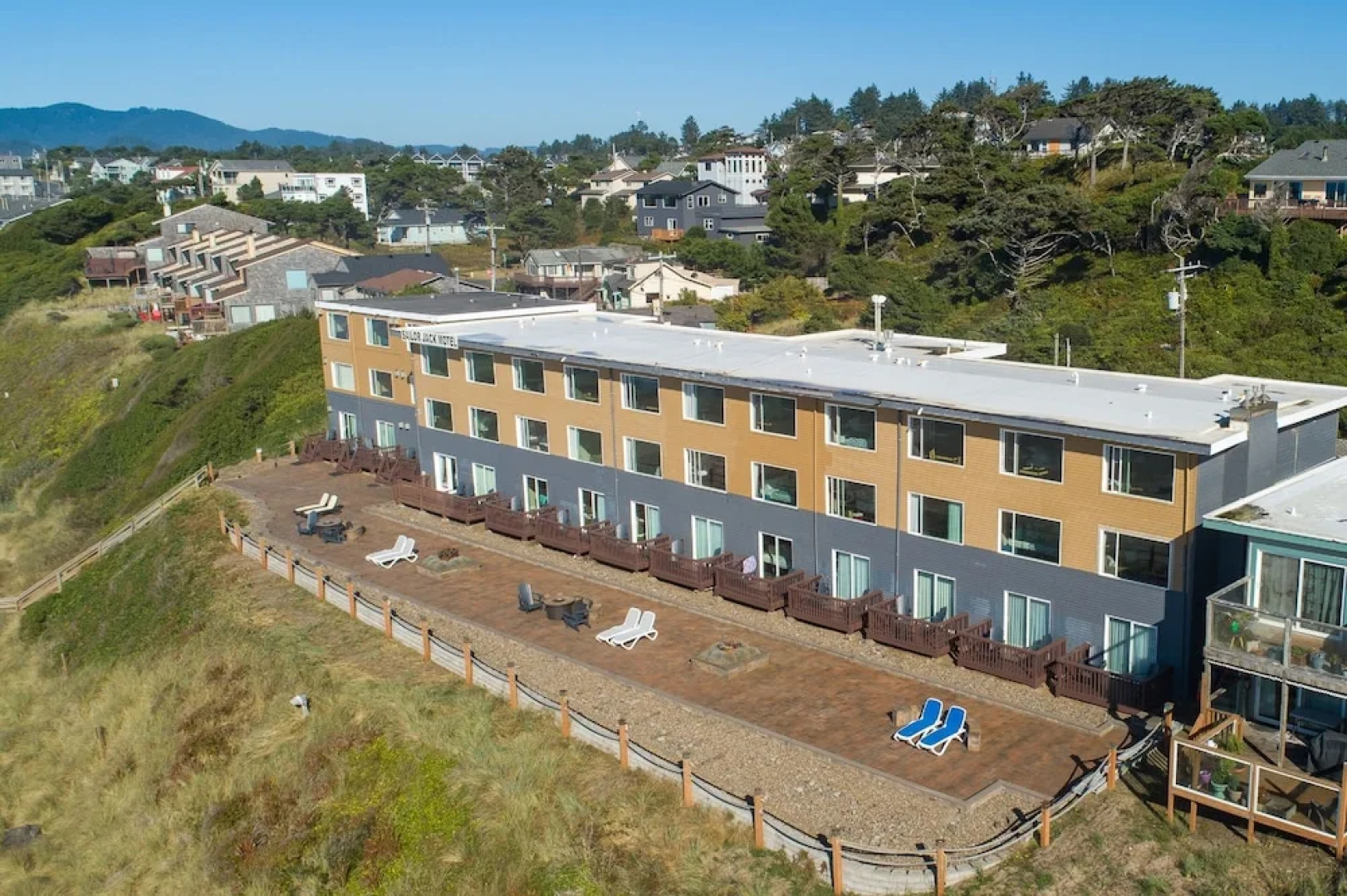 Sailor Jack's Oceanfront Inn