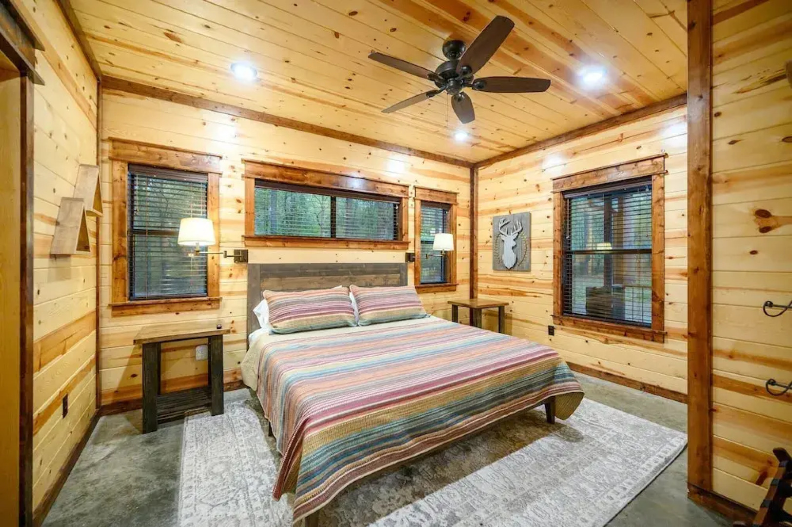 Sugar Daddy Cabin for 13!