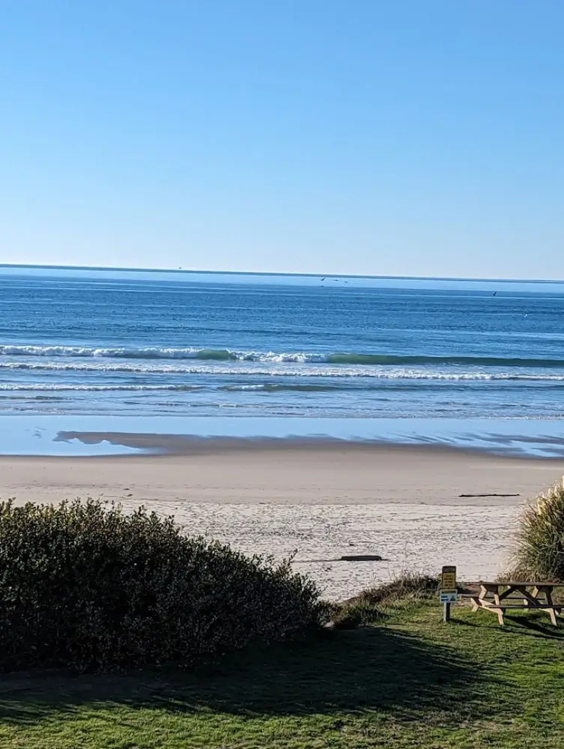 Silver Surf Motel