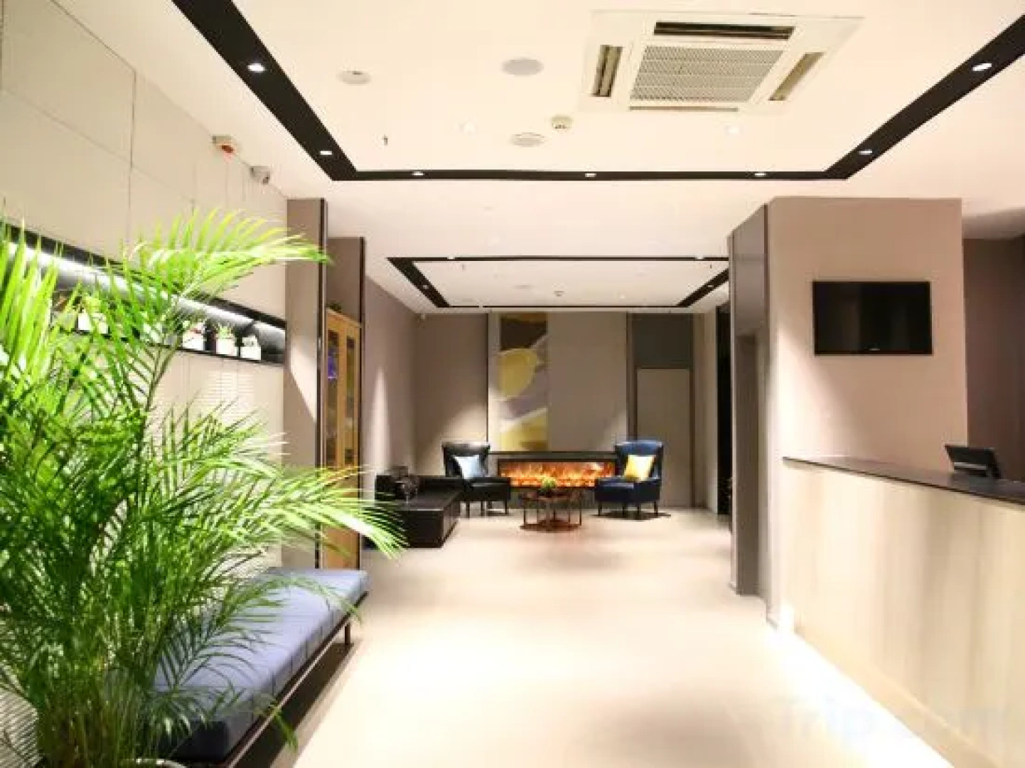 Homeinn Hotel (Jixi Jinlong Building Railway Station Wanda Plaza)