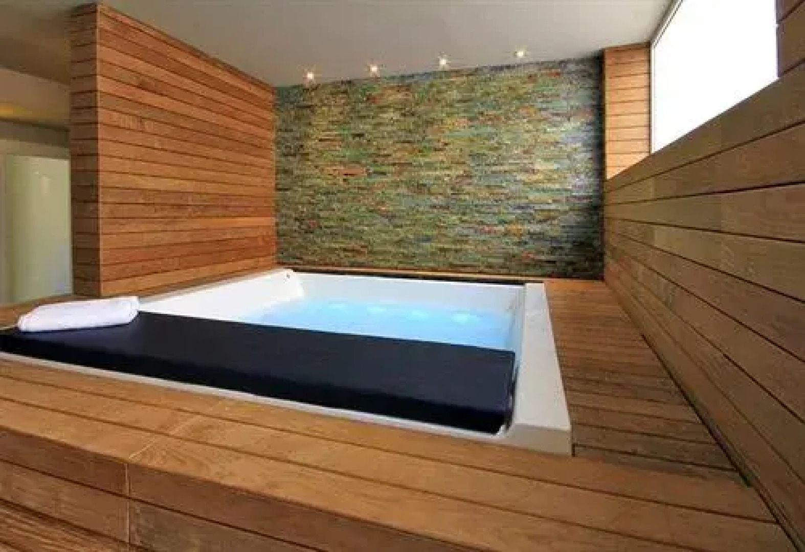 Lagaya Apartaments & Spa