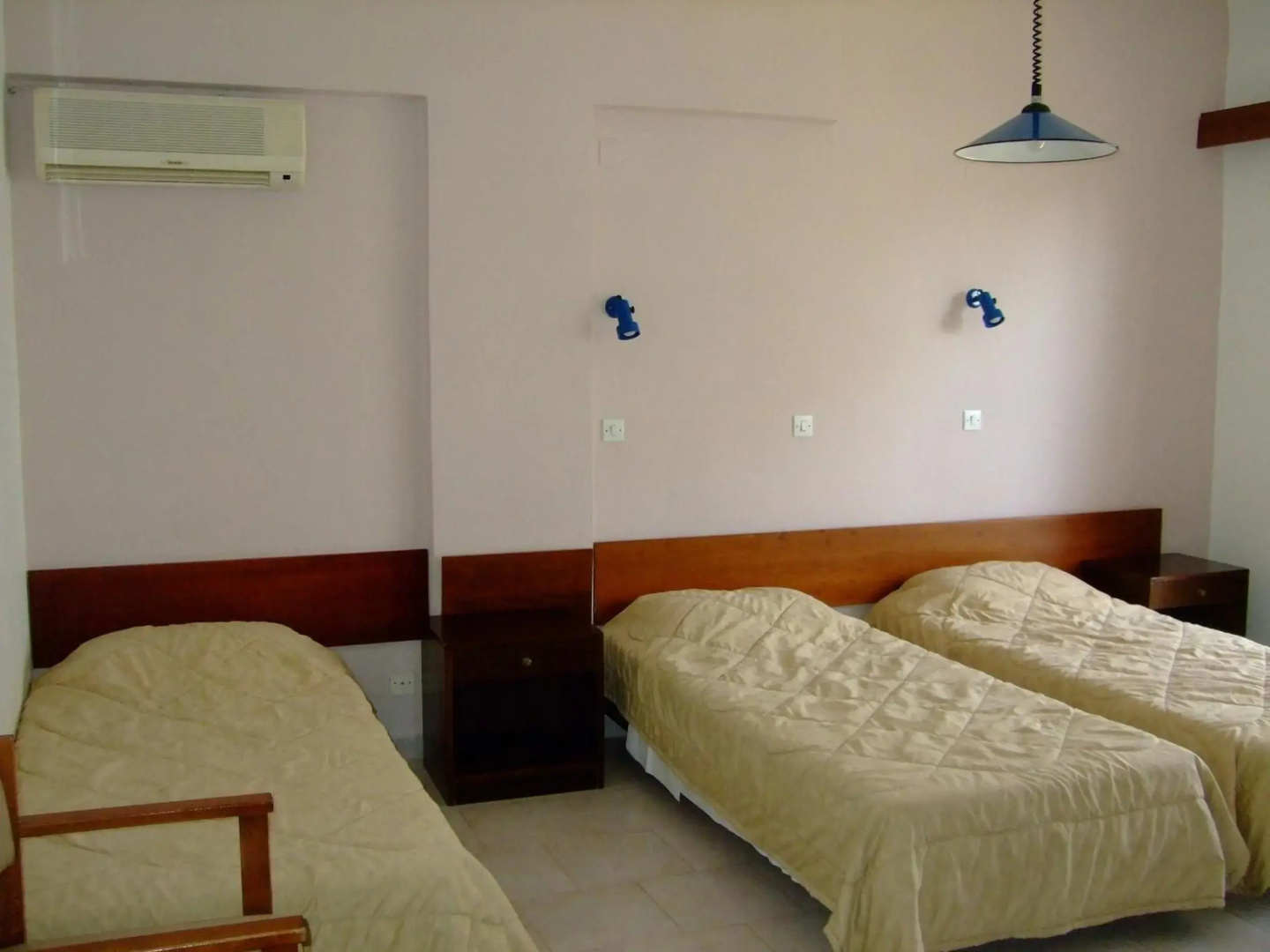 Antonios Hotel