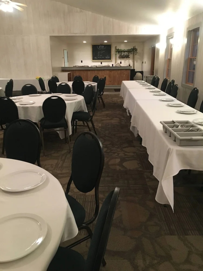 Hanging Horn Lakeside Resort