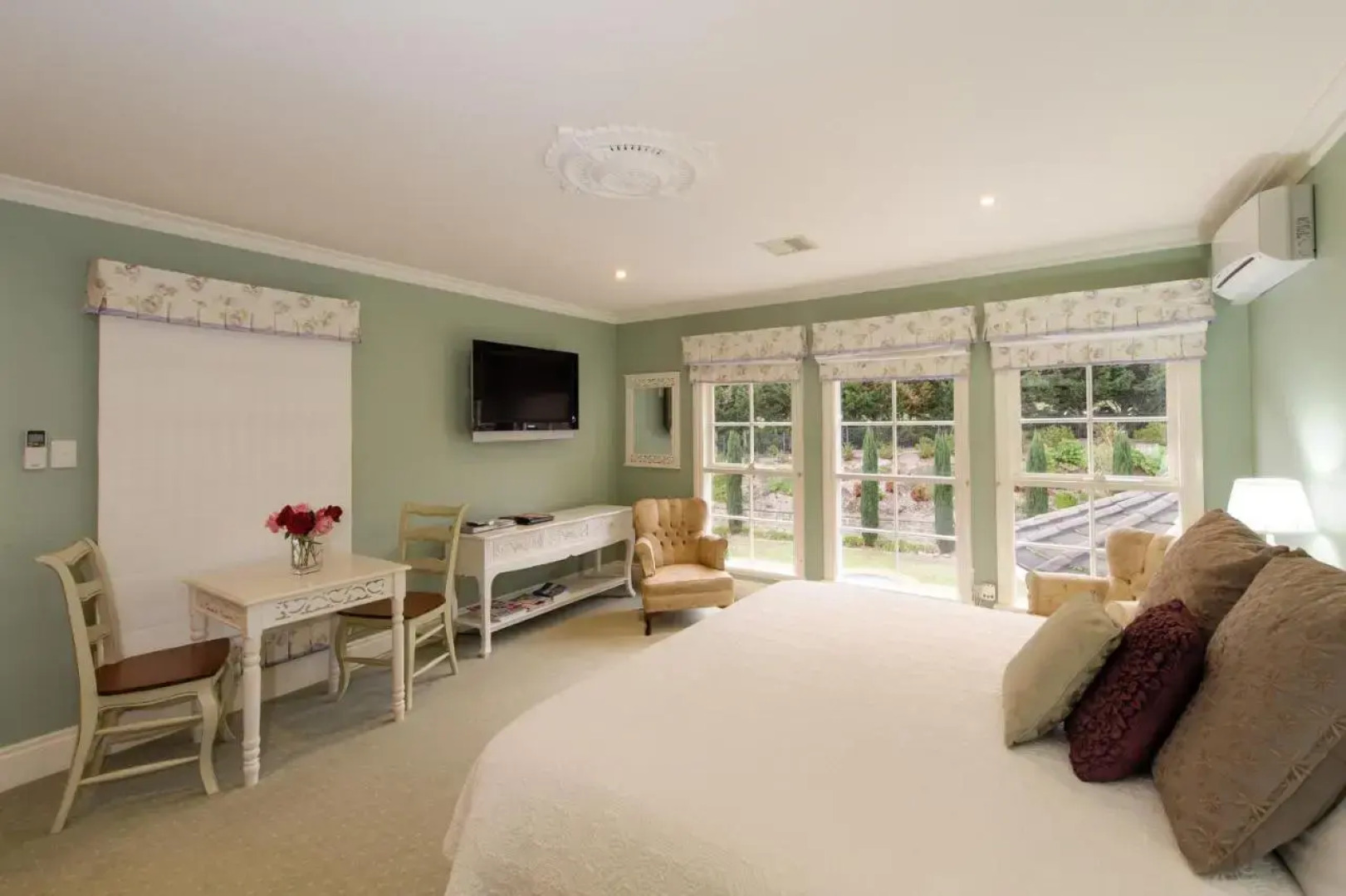 Montford Manor Bed & Breakfast