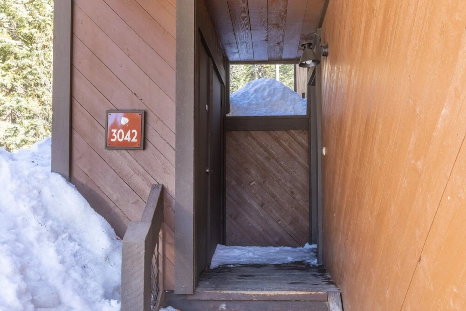 Cozy Aspen Grove 2 bed 2 bath by RedAwning Save 10% on 3 Nights, 15% on 5 Nights!