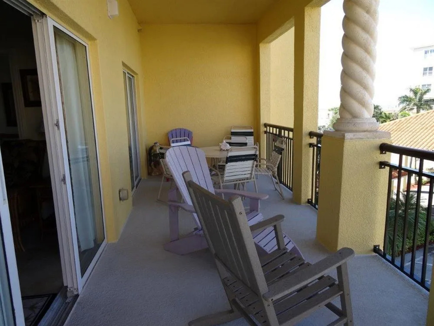 Palms of Treasure Island