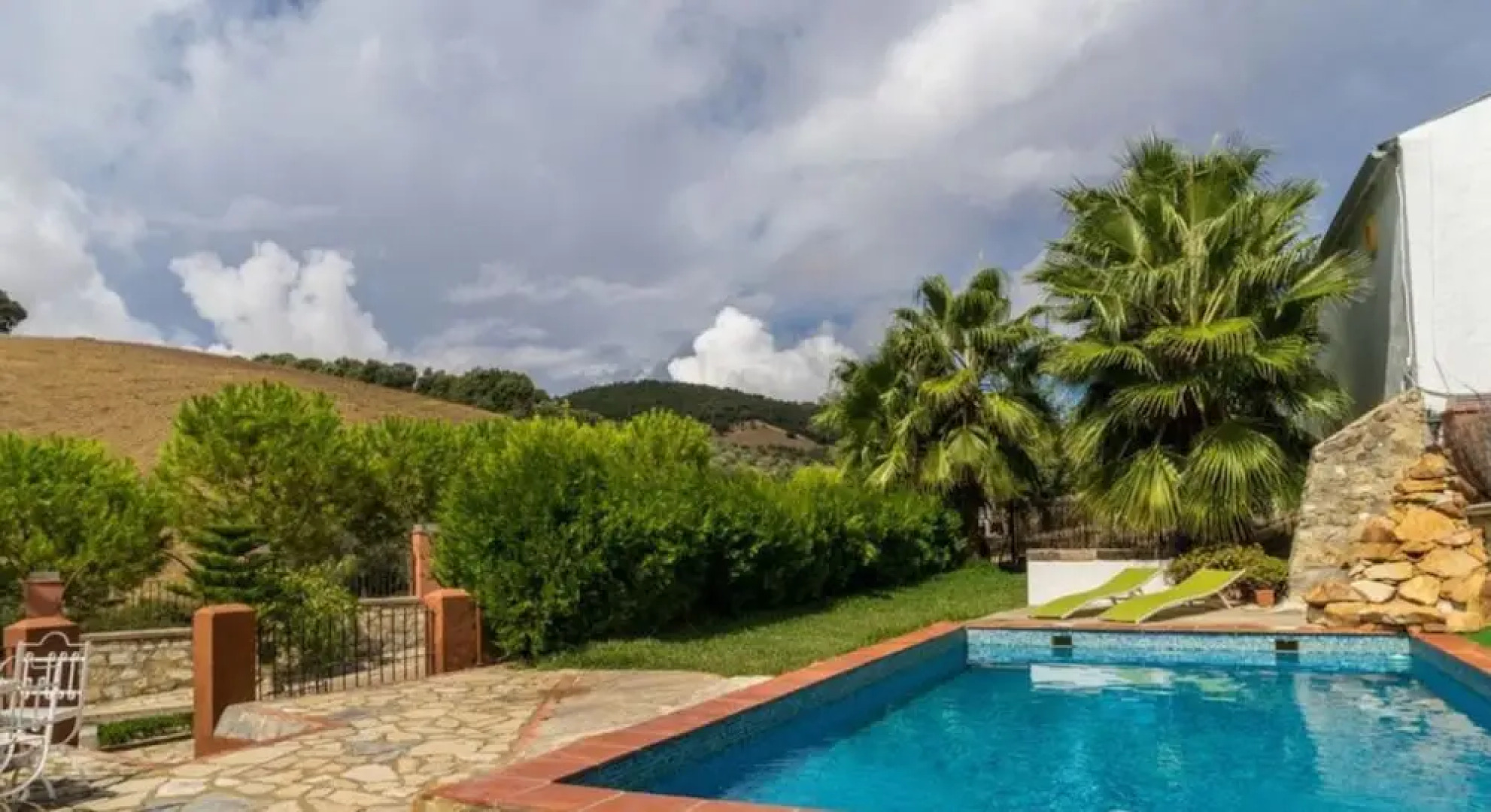 Cadiz 100810 4 Bedroom Holiday home By Mo Rentals