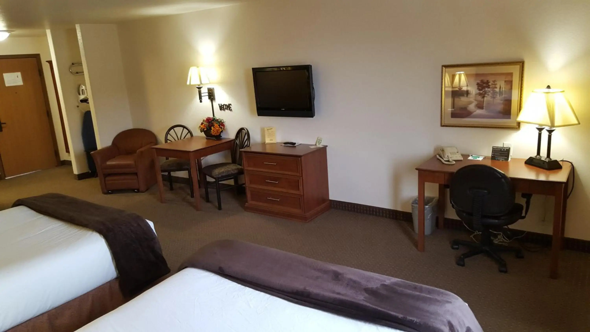 Expressway Suites Fargo