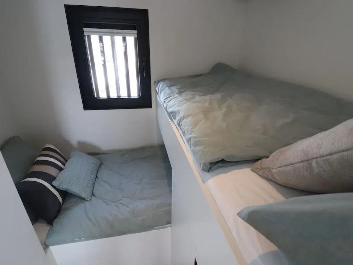 Houseboat in Lemmer With Harbor Views