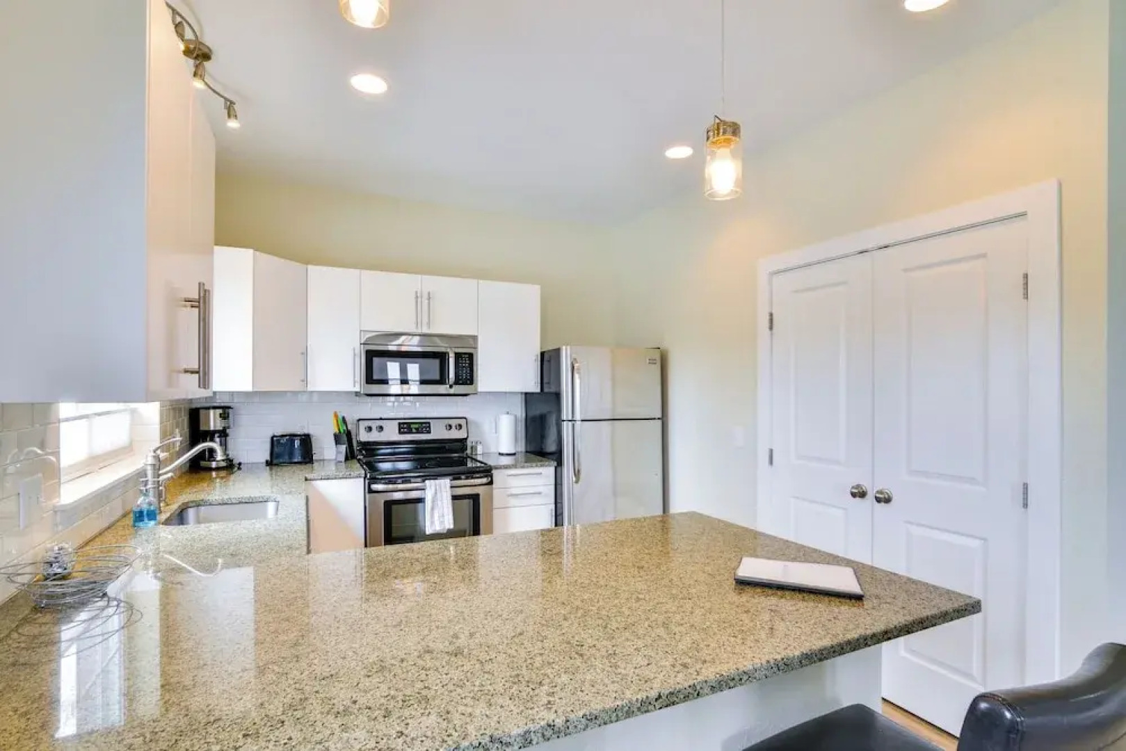 Downtown Buena Vista Condo: Walk to River & Cafes!