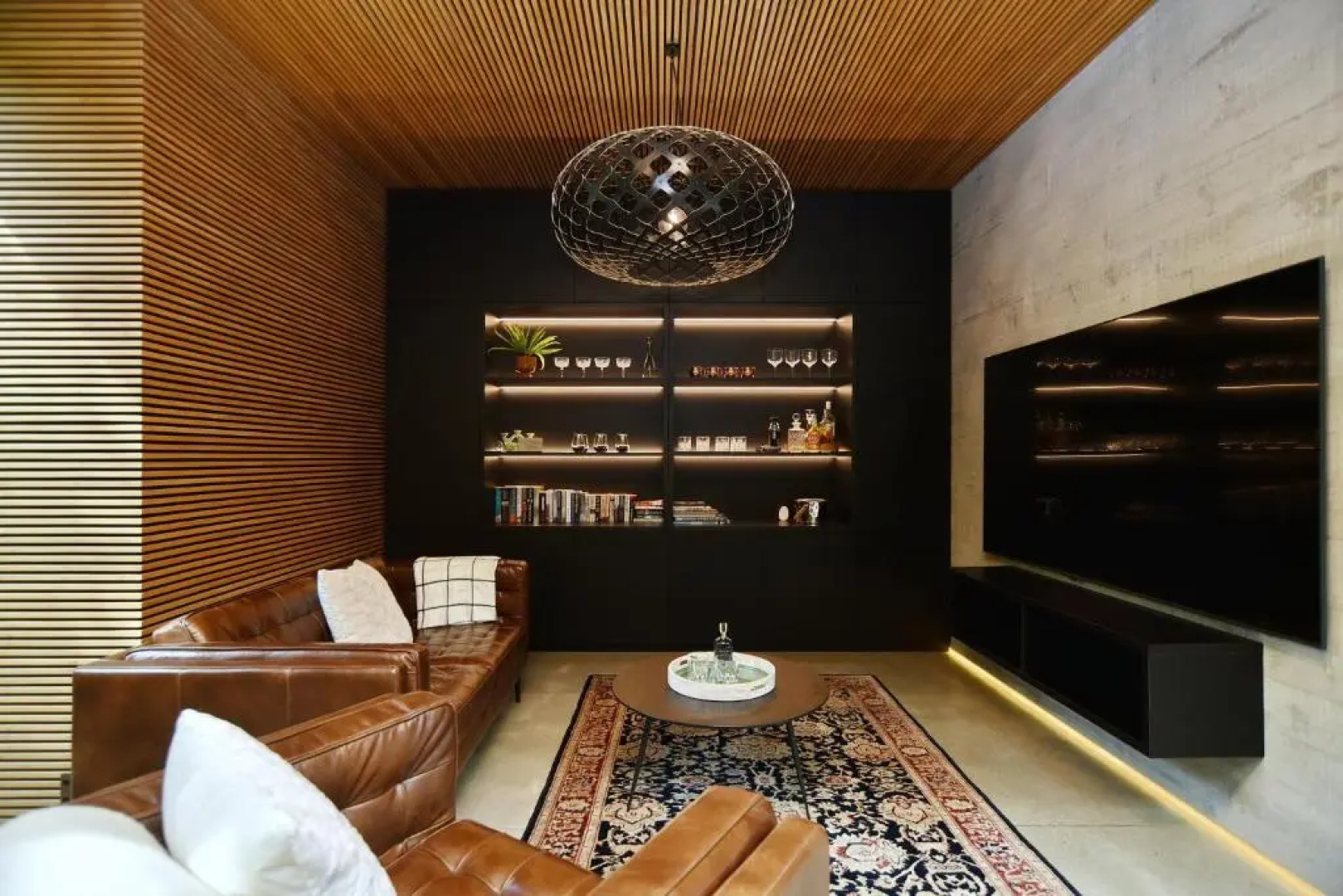 Bridle Path Retreat - Modern Private Luxury