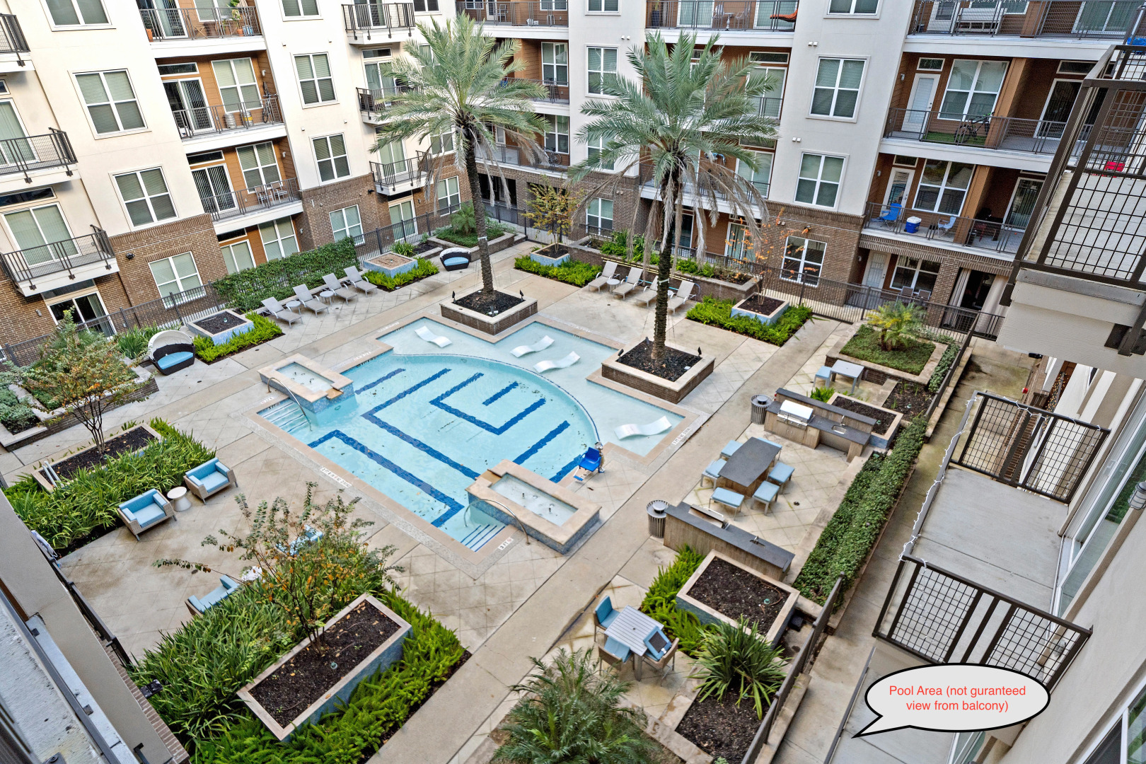 Spacious Apt With Amenities! Downtown Location!