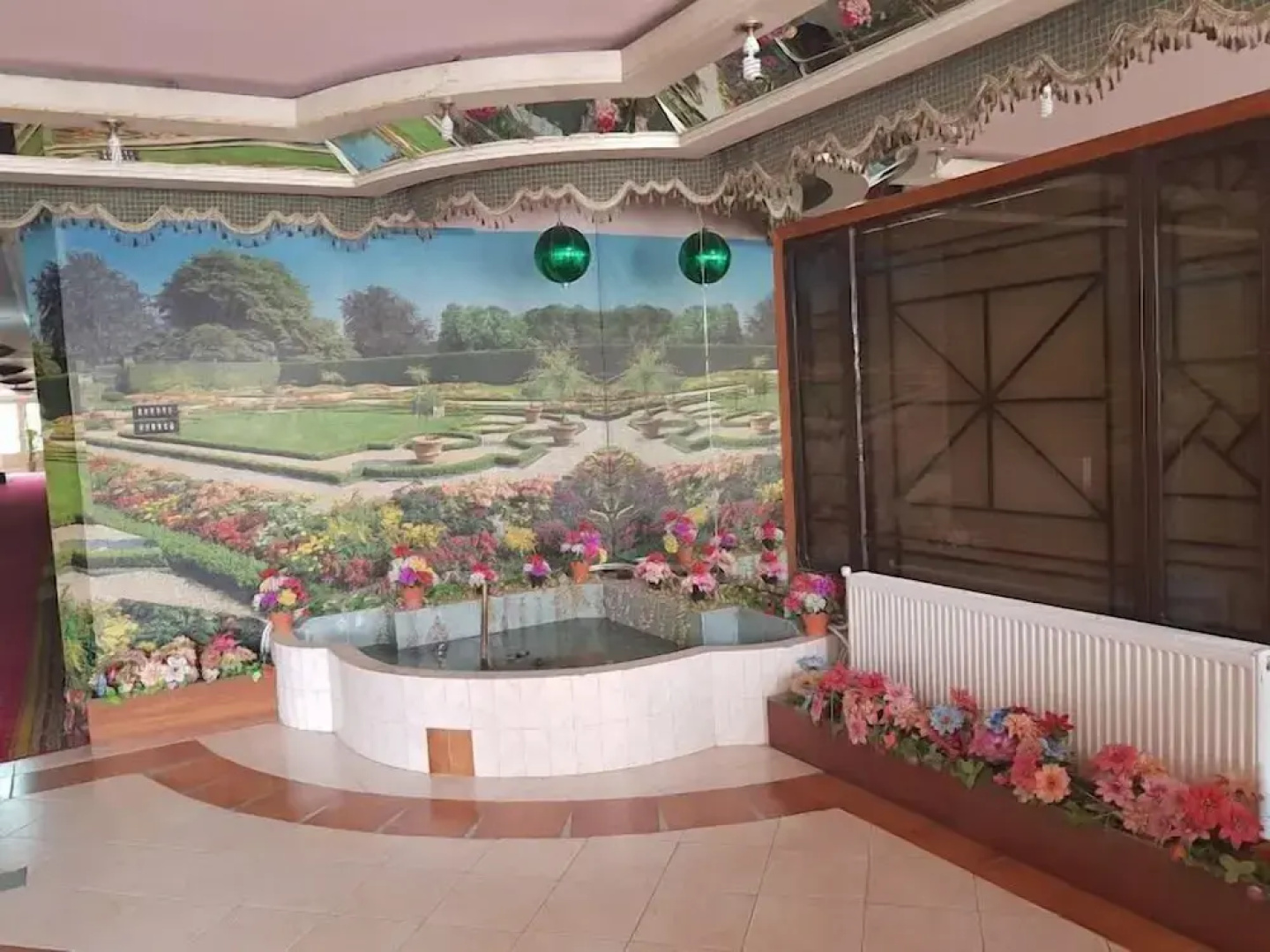 Hotel Qasr-e-Naz