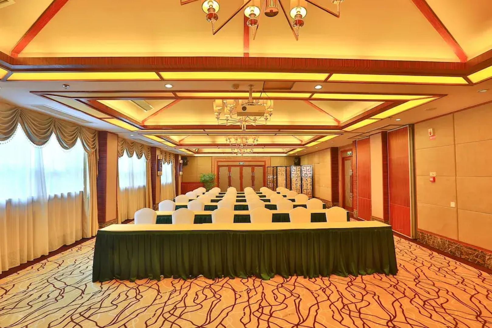 Metropolo Wuyishan Resort